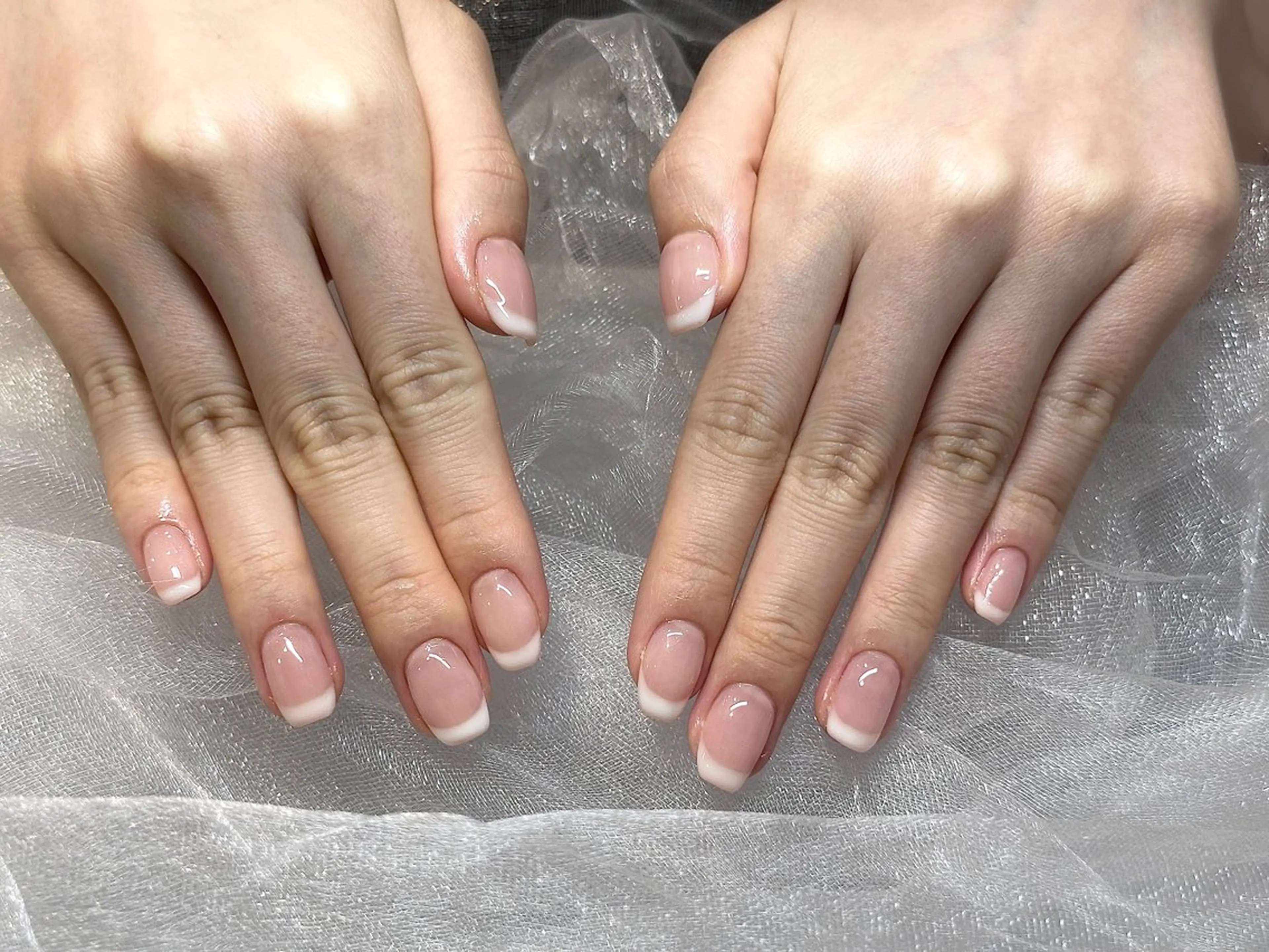 ネイル アートネイル オーロラネイル クリアネイル 長さ出し フレンチネイル ロ テイネイのネイルデザイン