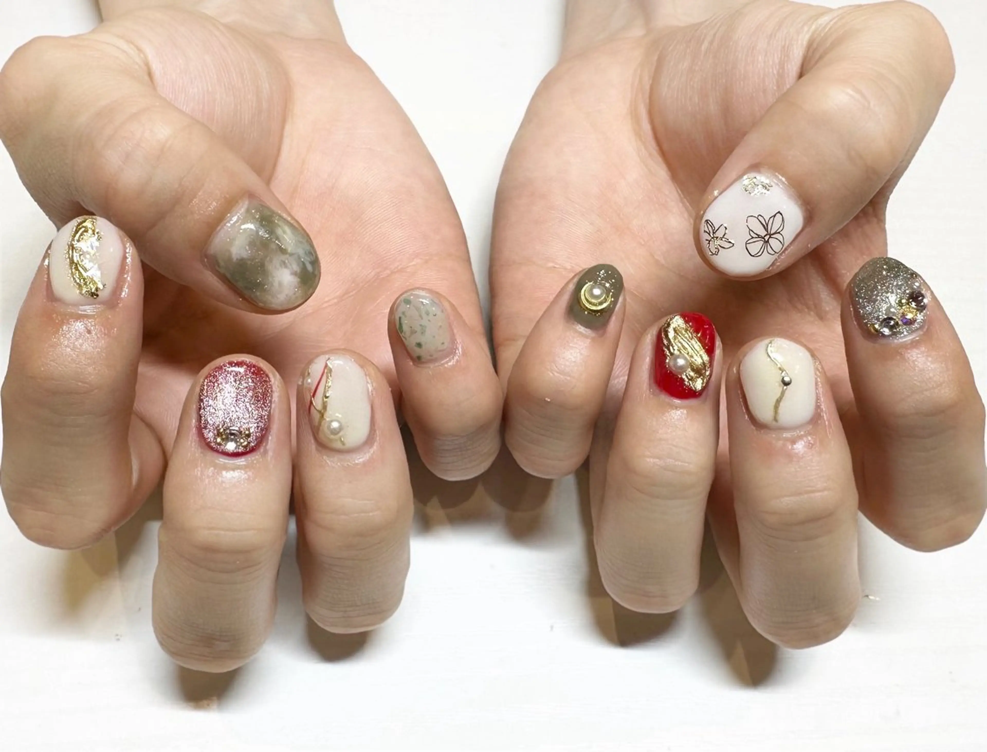 ネイル 美容室ピクシー所属・江藤 響子のネイルデザイン