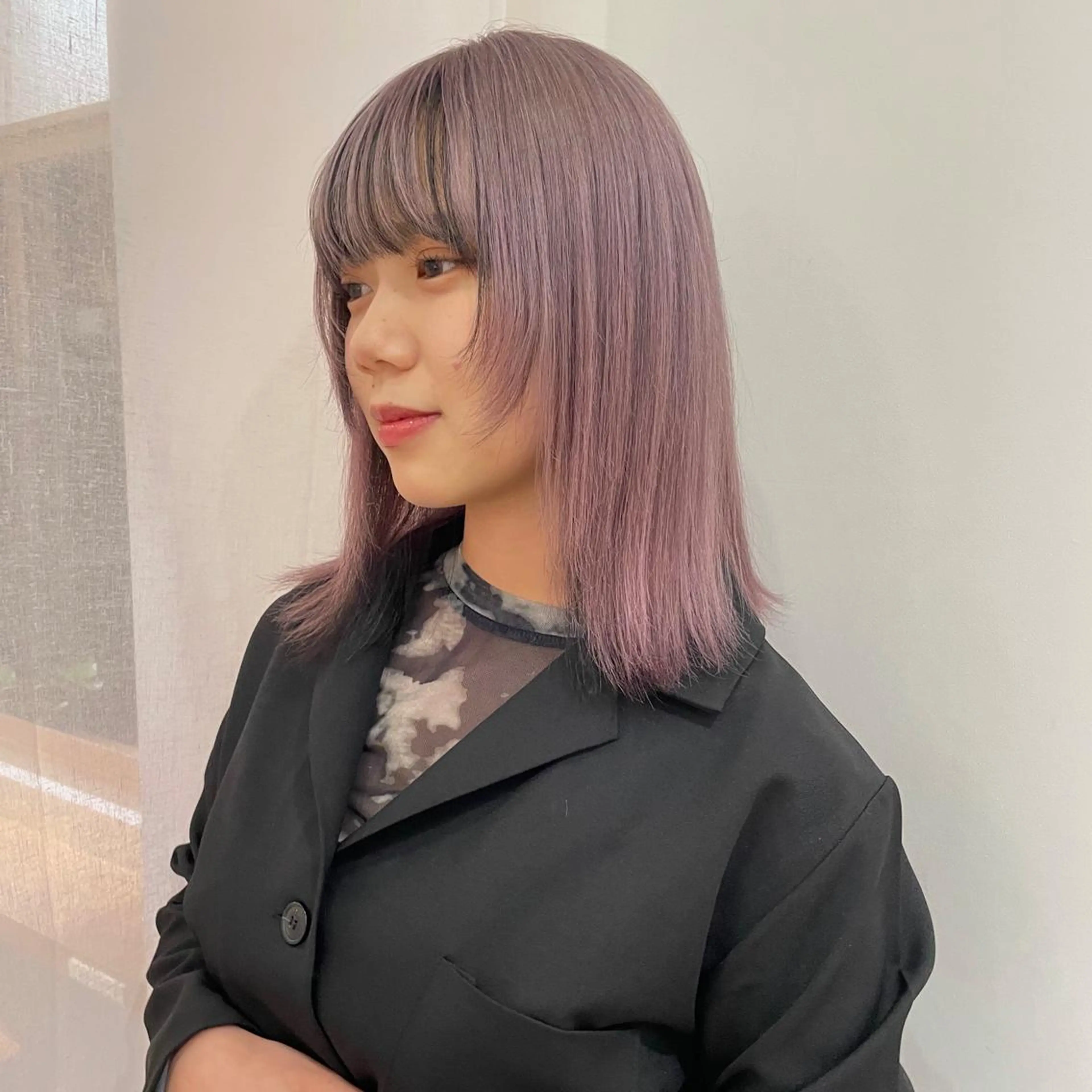 セミロング カラー ブリーチ ブロンド デザインカラー ハイライトカラー ハイライト ブリーチ/レイヤー 🌻Mutsumiのヘアスタイル