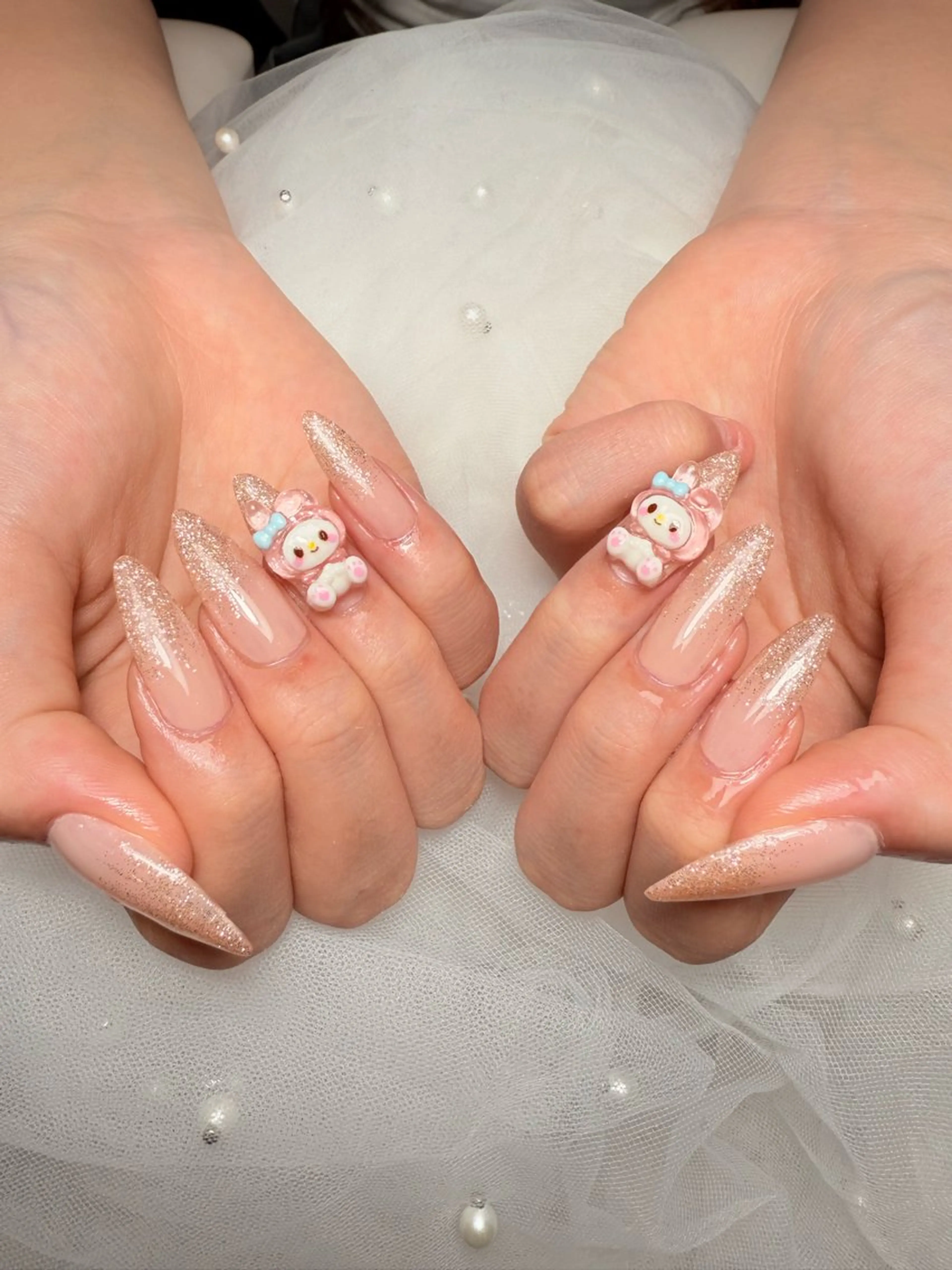 ネイル クリアネイル ガーリー グラデーション キラキラネイル 韓国ネイル ハンドネイル 🌹Belle Nail🌹のネイルデザイン