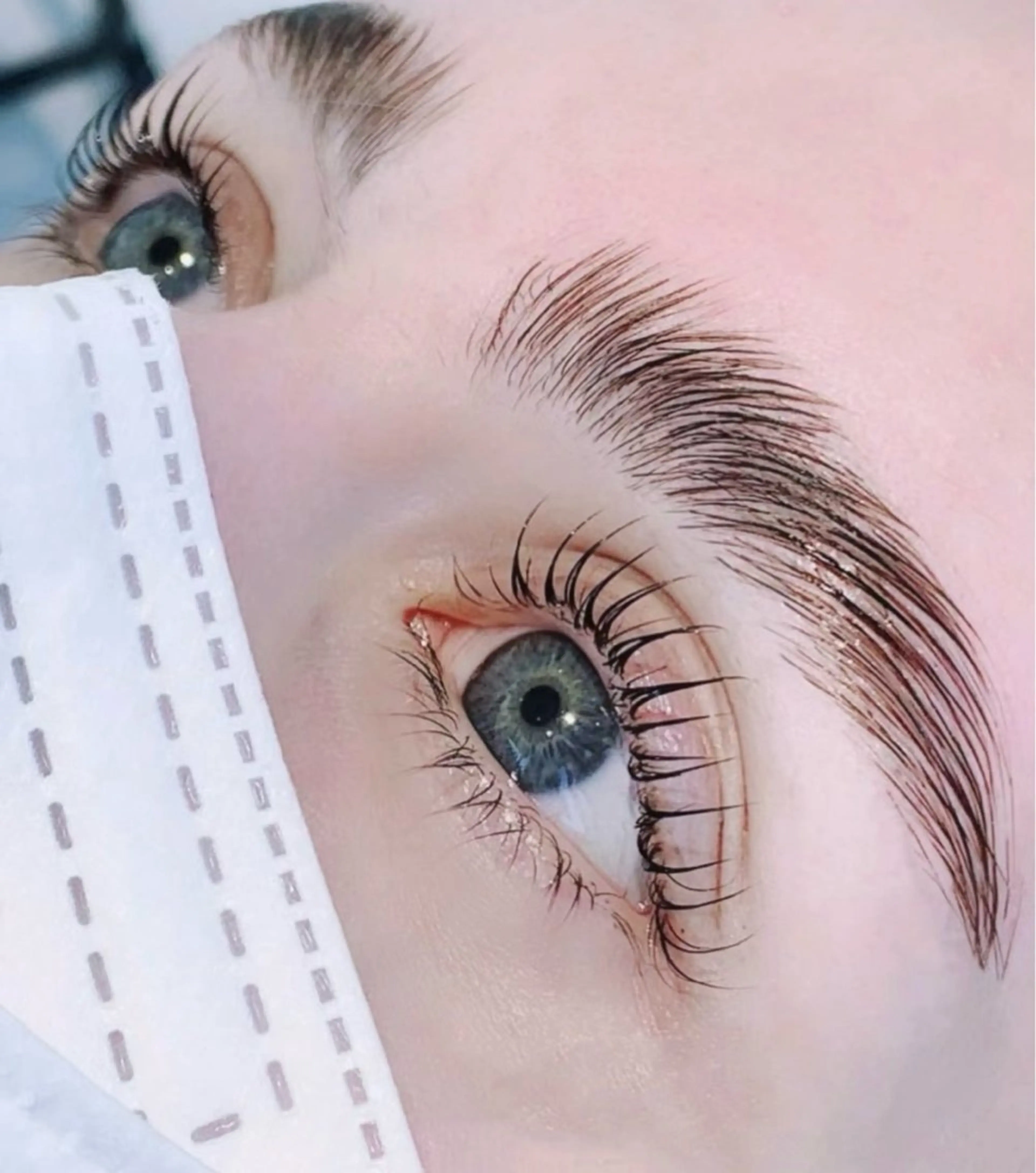 ハリウッドブロウリフトの写真