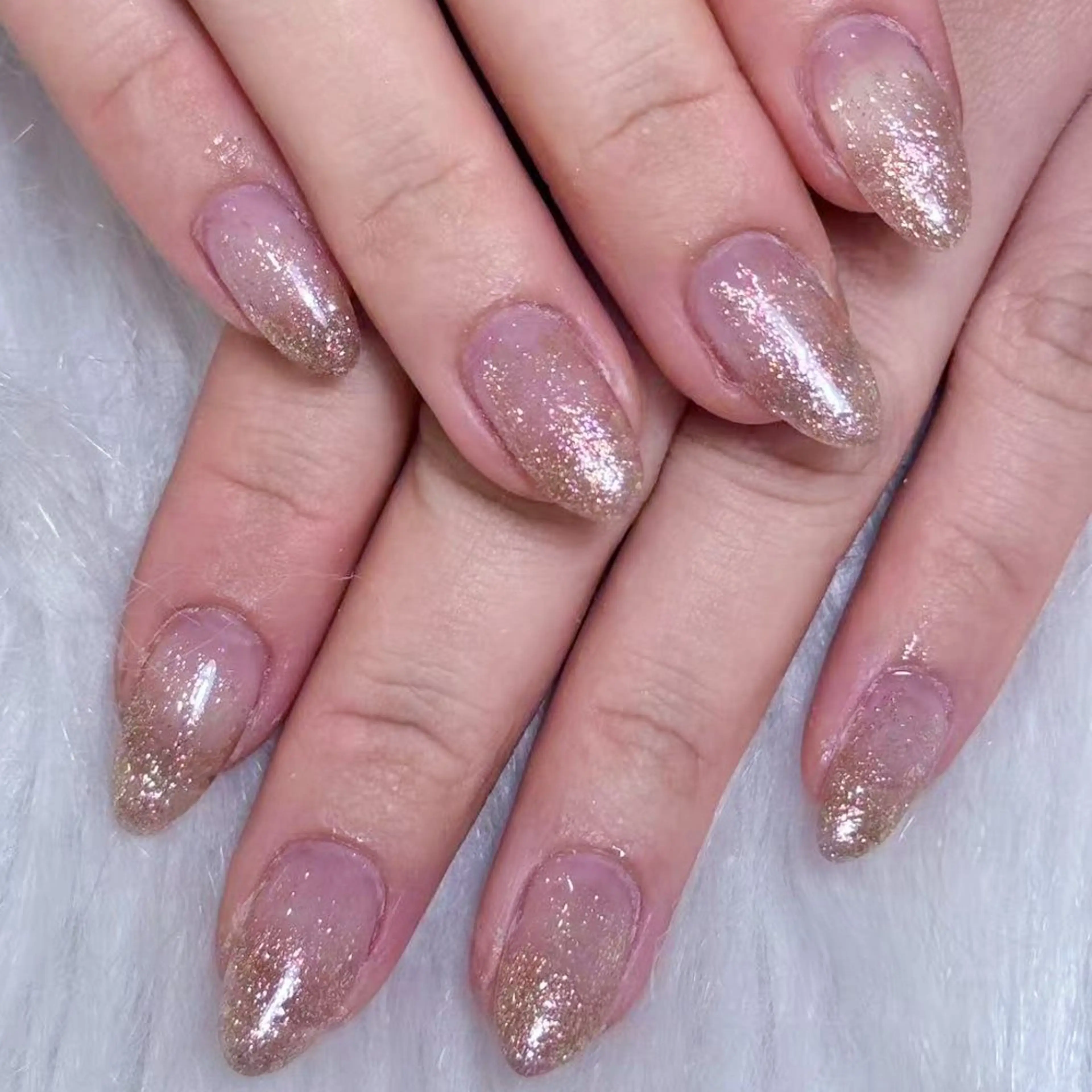 ネイル アートネイル オーロラネイル ガーリー キラキラネイル 韓国ネイル ハンドネイル yu ri 🌹のネイルデザイン