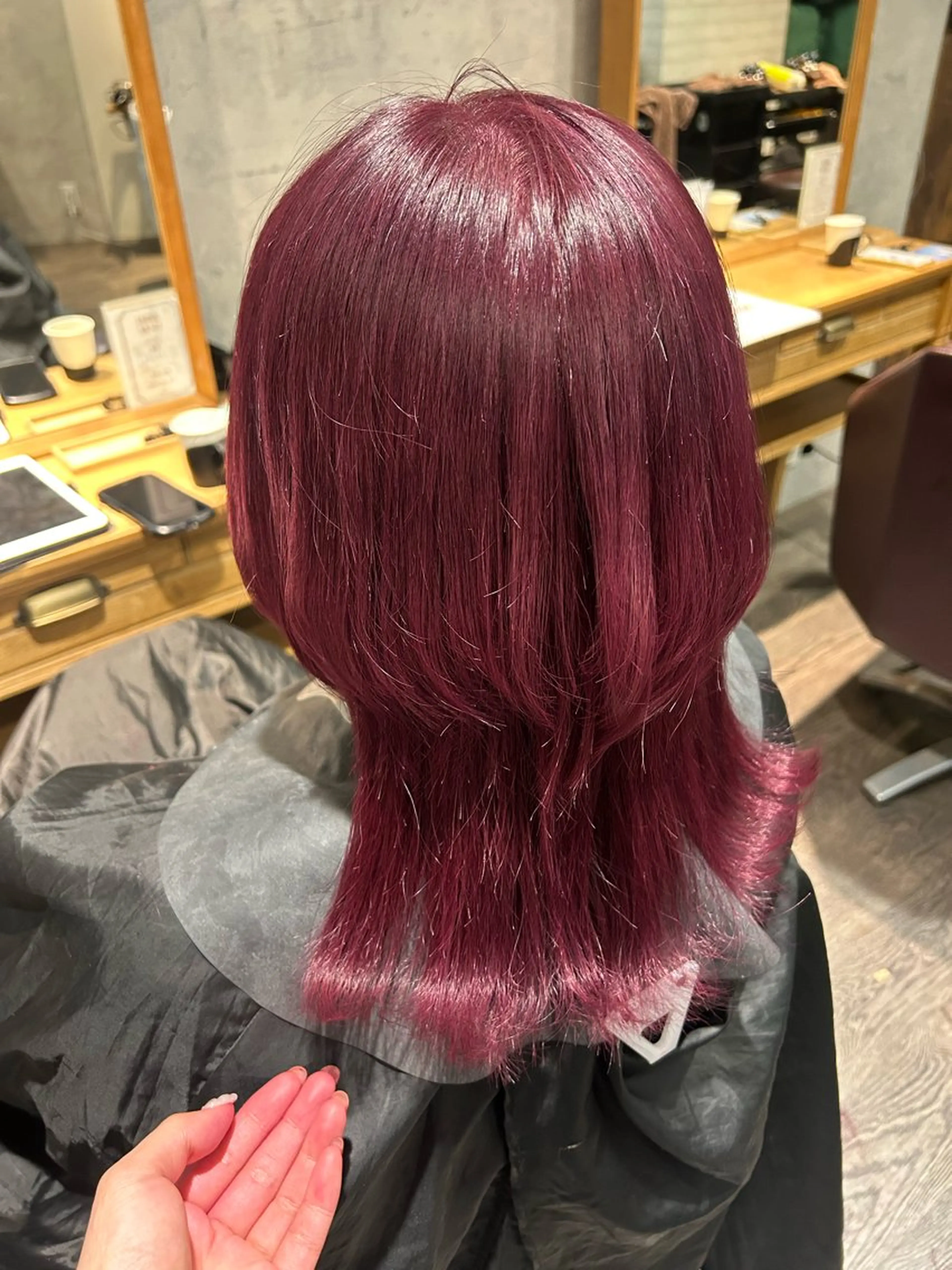 セミロング カラー カシス ウルフカット ヘアカラー トリートメント パーソナルカラー 診断🍀マリンのヘアスタイル