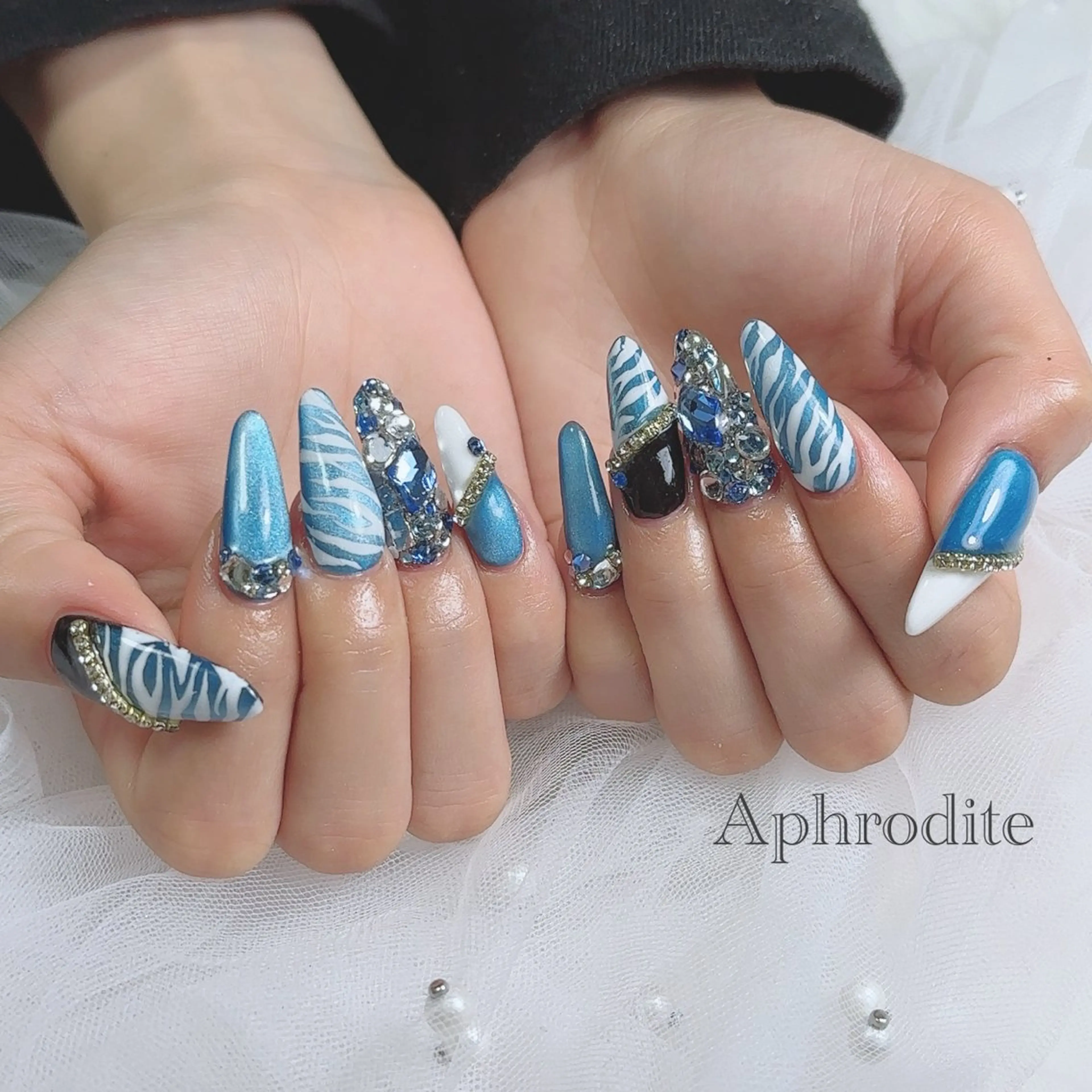 ネイル Aphrodite パラジェル認定サロンのネイルデザイン