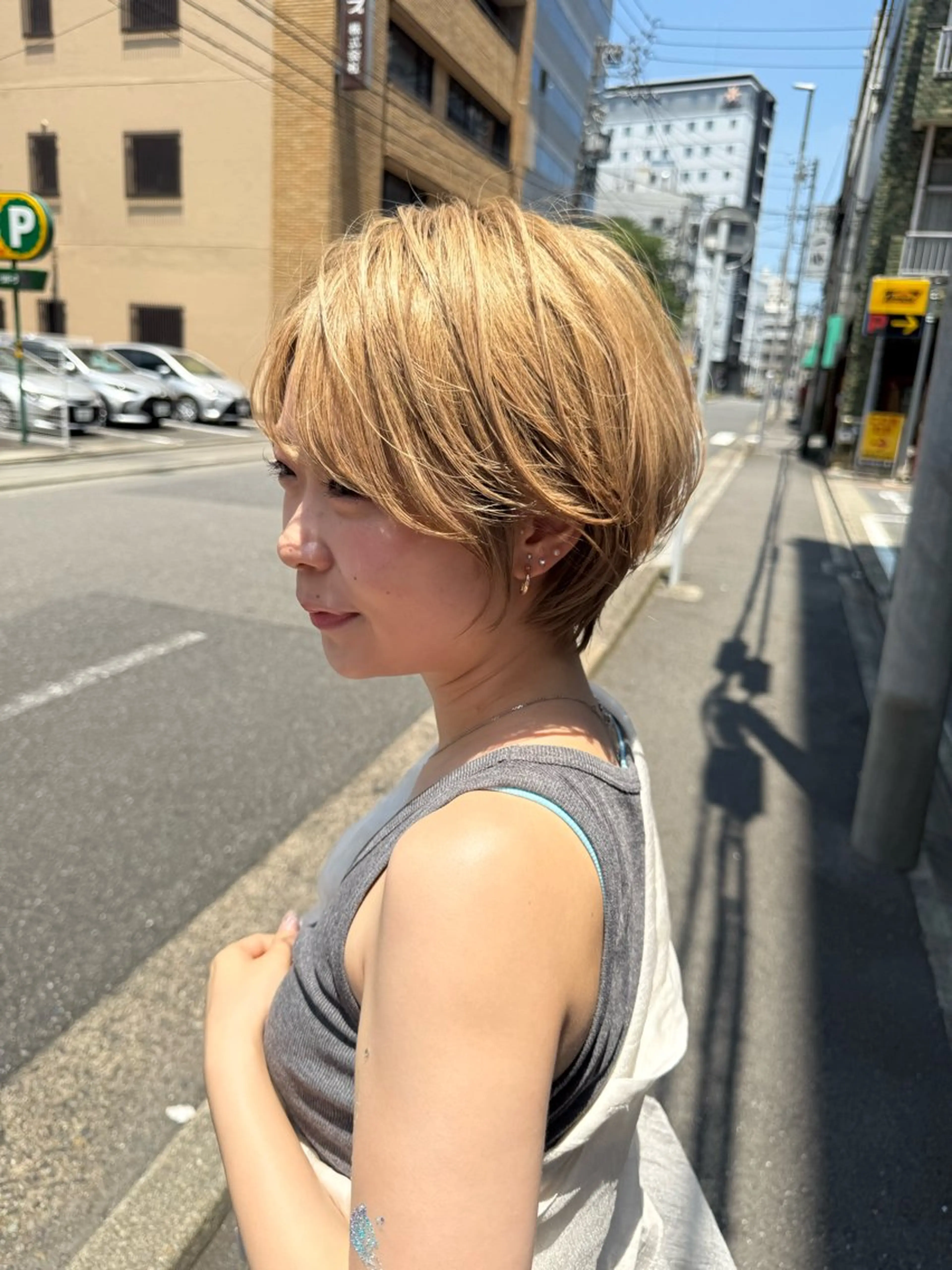ショート カラー ベージュカラー 似合わせカット ショートヘア カット ヘアカラー 🌟TOSHI/透明 感カラー/ショートのヘアスタイル