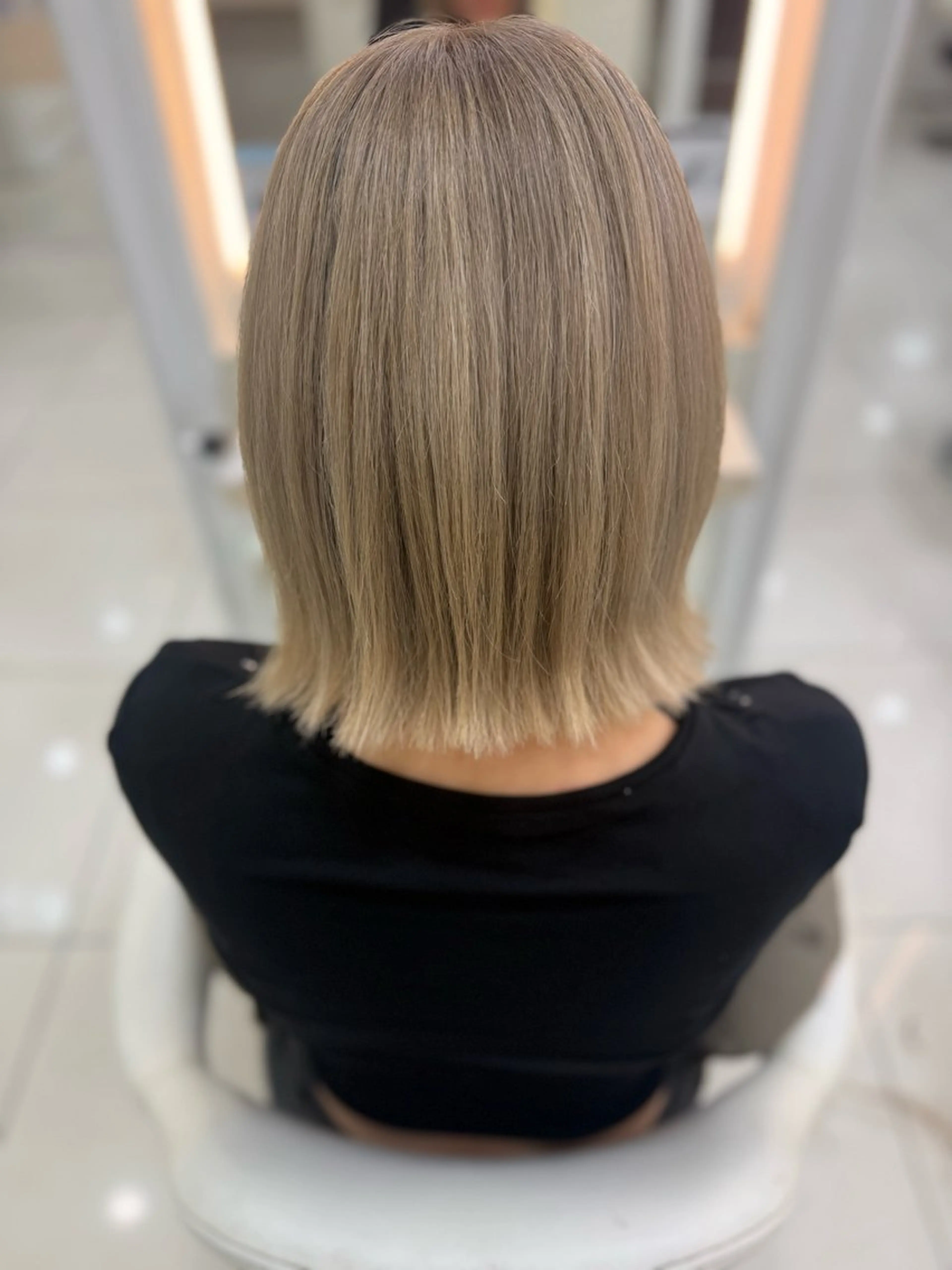 ミディアム カラー ブリーチ ボブ 外ハネヘア ヘアカラー 🦄ブリーチ特化‼️ Ash小岩YUTAのヘアスタイル