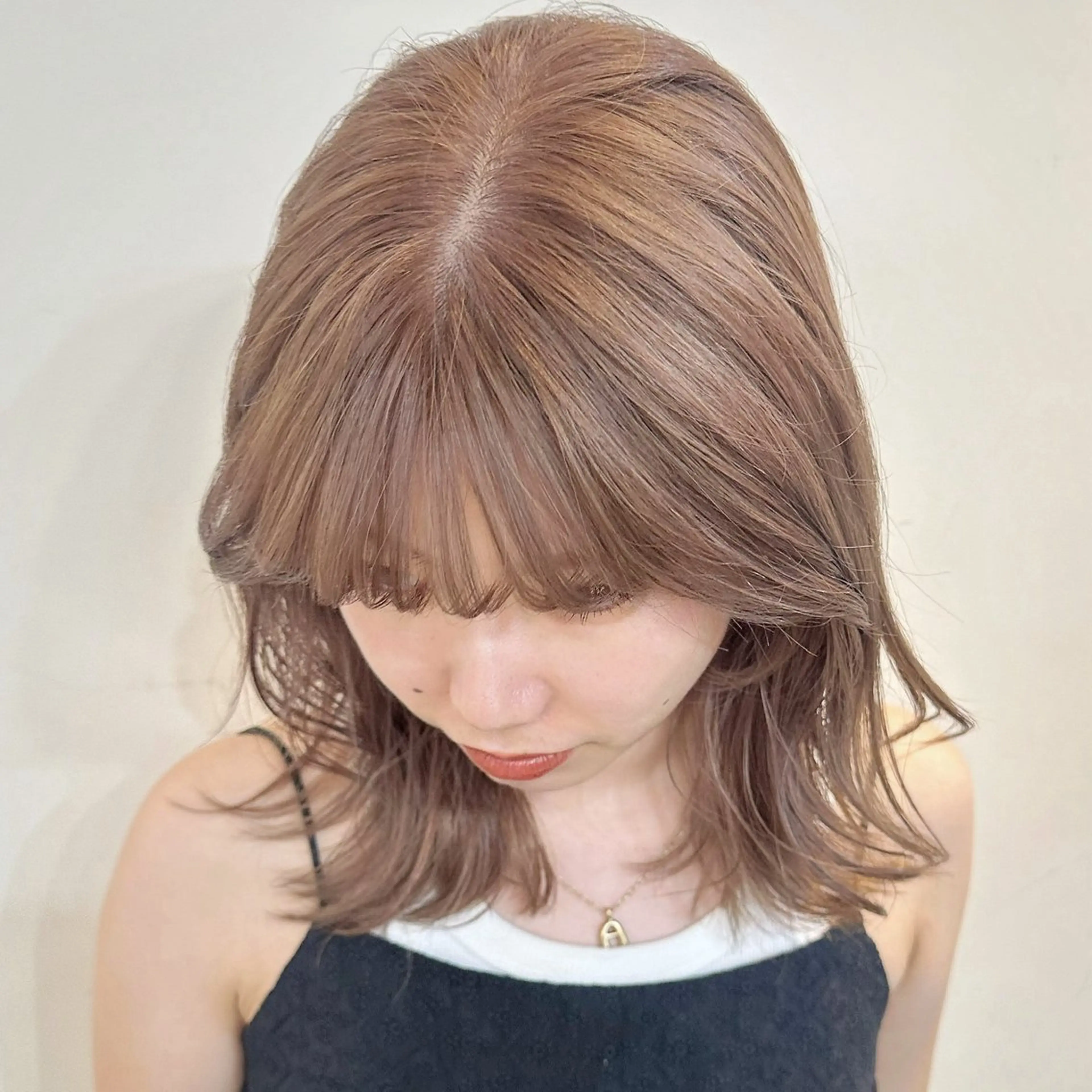 ミディアム カラー ベージュカラー ミルクティーベージュ ヘアカラー トリートメント ❤️アヤカ Wカラー ボブ レイヤー❤️のヘアスタイル