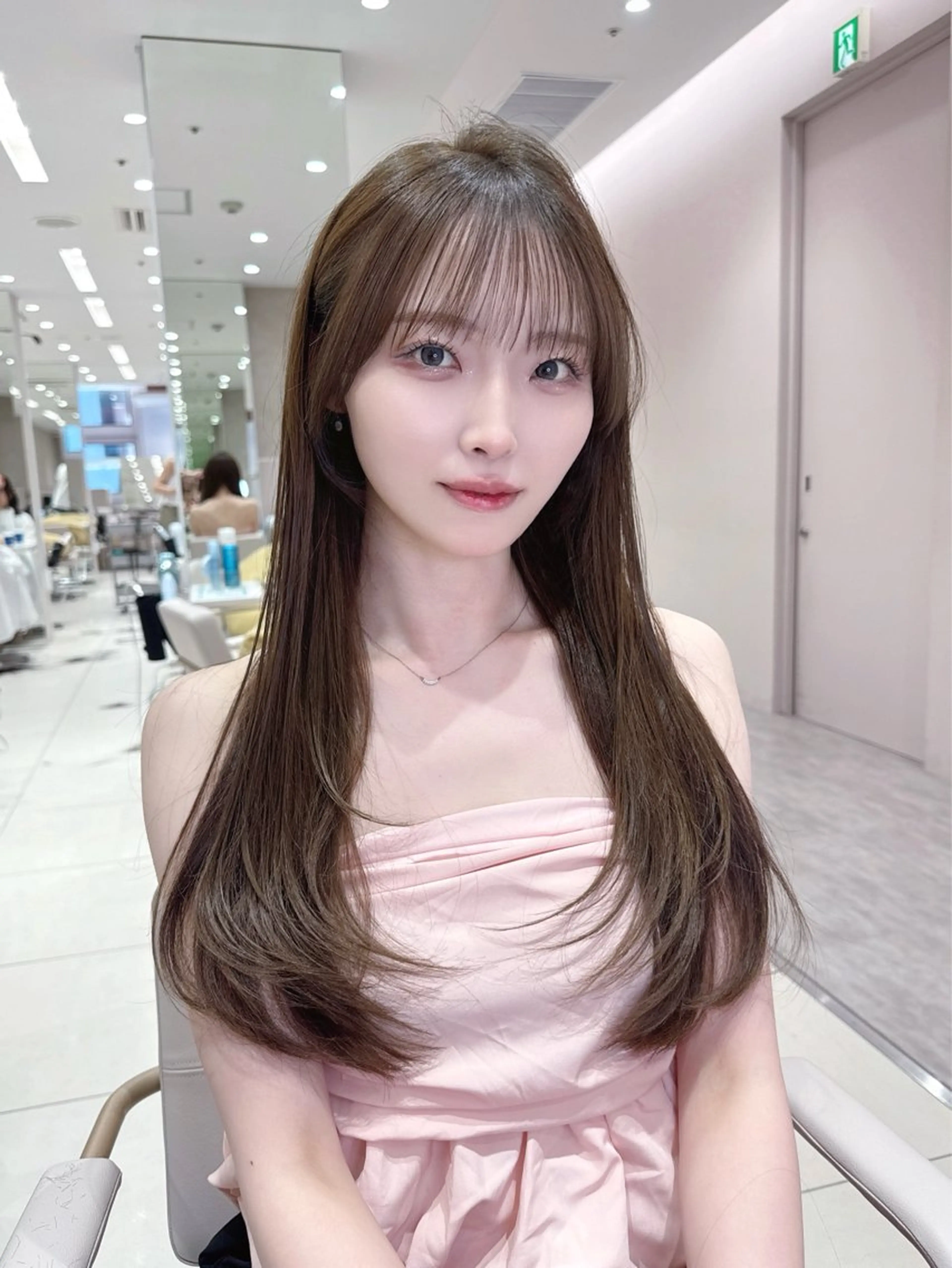 ロング カラー カット ヘアカラー トリートメント ヘッドスパ ヘアセット 韓国ヘア/レイヤー/ 顔まわり/りょーとのヘアスタイル