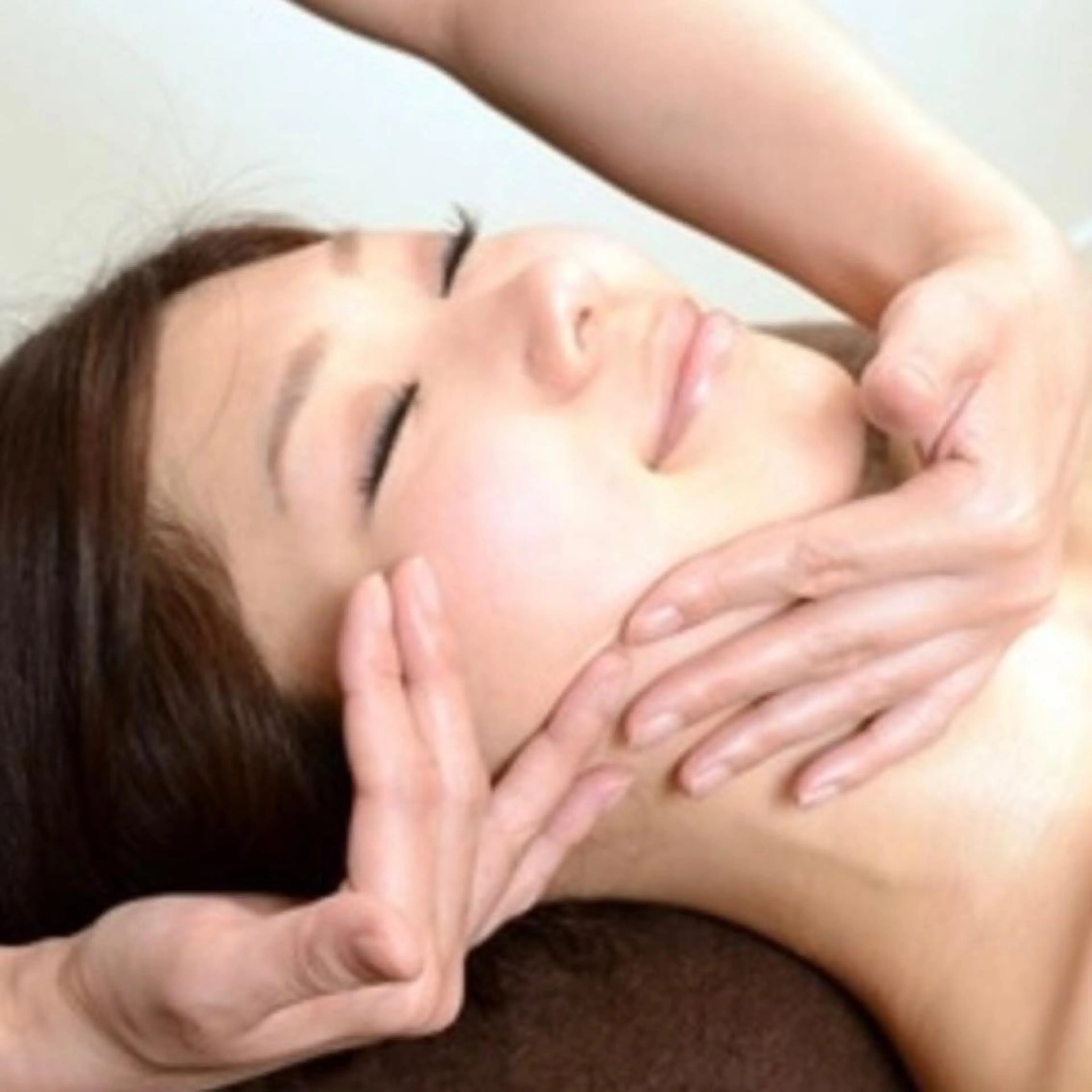 クレンジングエステシェービングお気軽に顔剃りエステ体験されたい方に。クレンジングマッサージ+海藻パック+美容液パックつきの写真