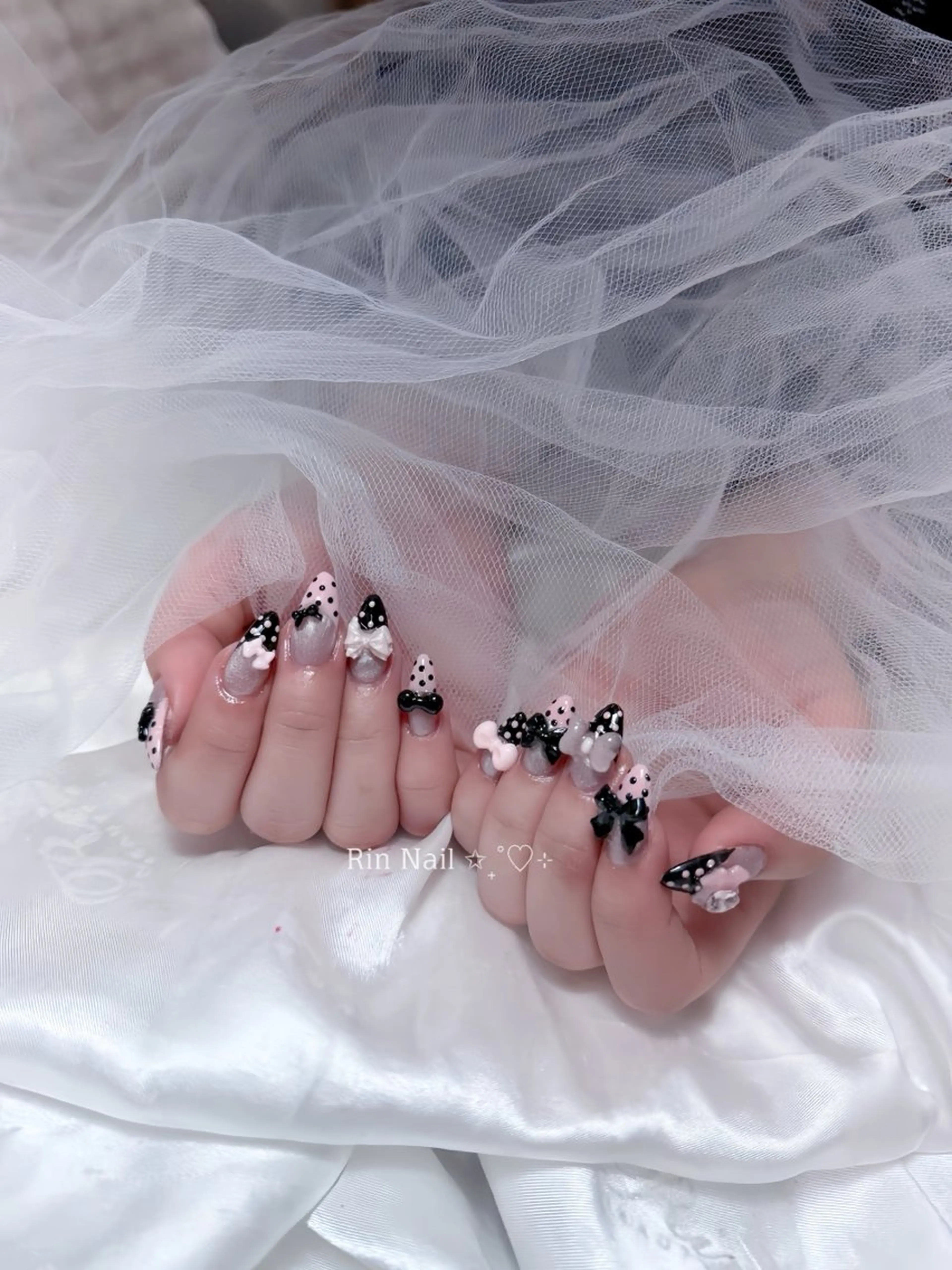 ネイル アートネイル チークネイル ジェルネイル ロングネイル マグネットネイル ハンドネイル Rin Nail 新大久保店のネイルデザイン