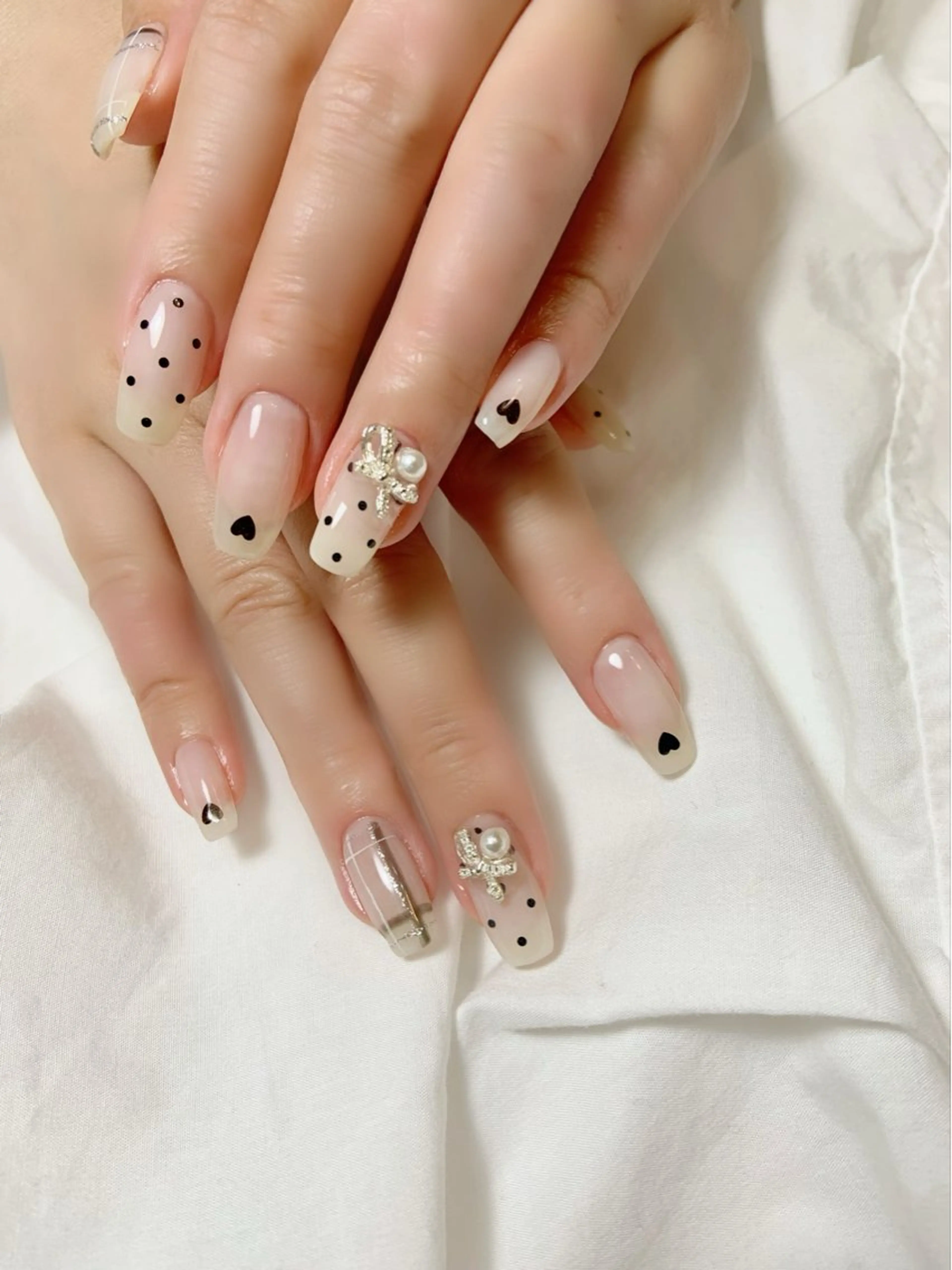 ネイル ジェルネイル ロングネイル ＼近畿大学／近く🦢 Swanのネイルデザイン