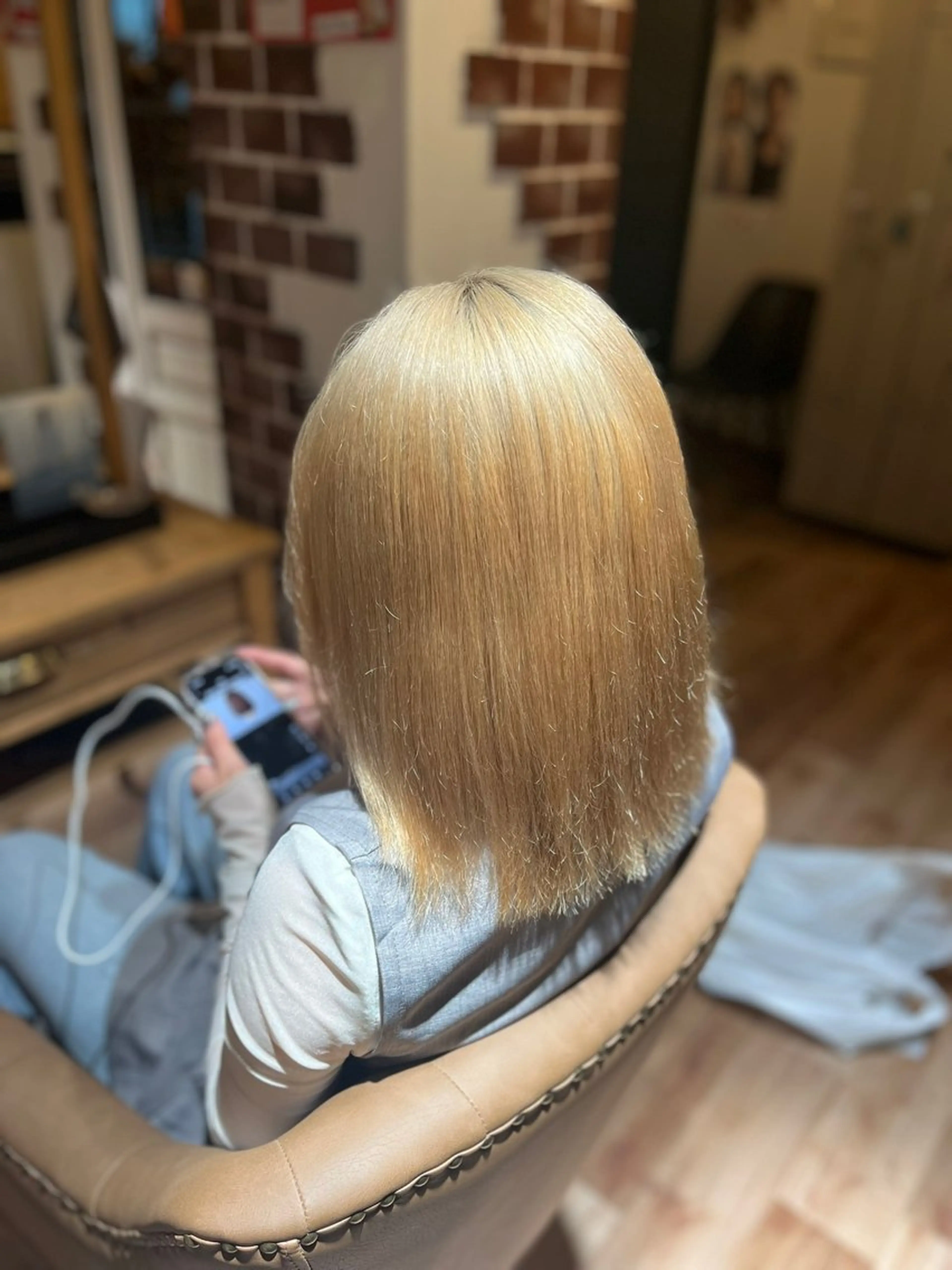 セミロング ヘアカラー 高口 小春のヘアスタイル