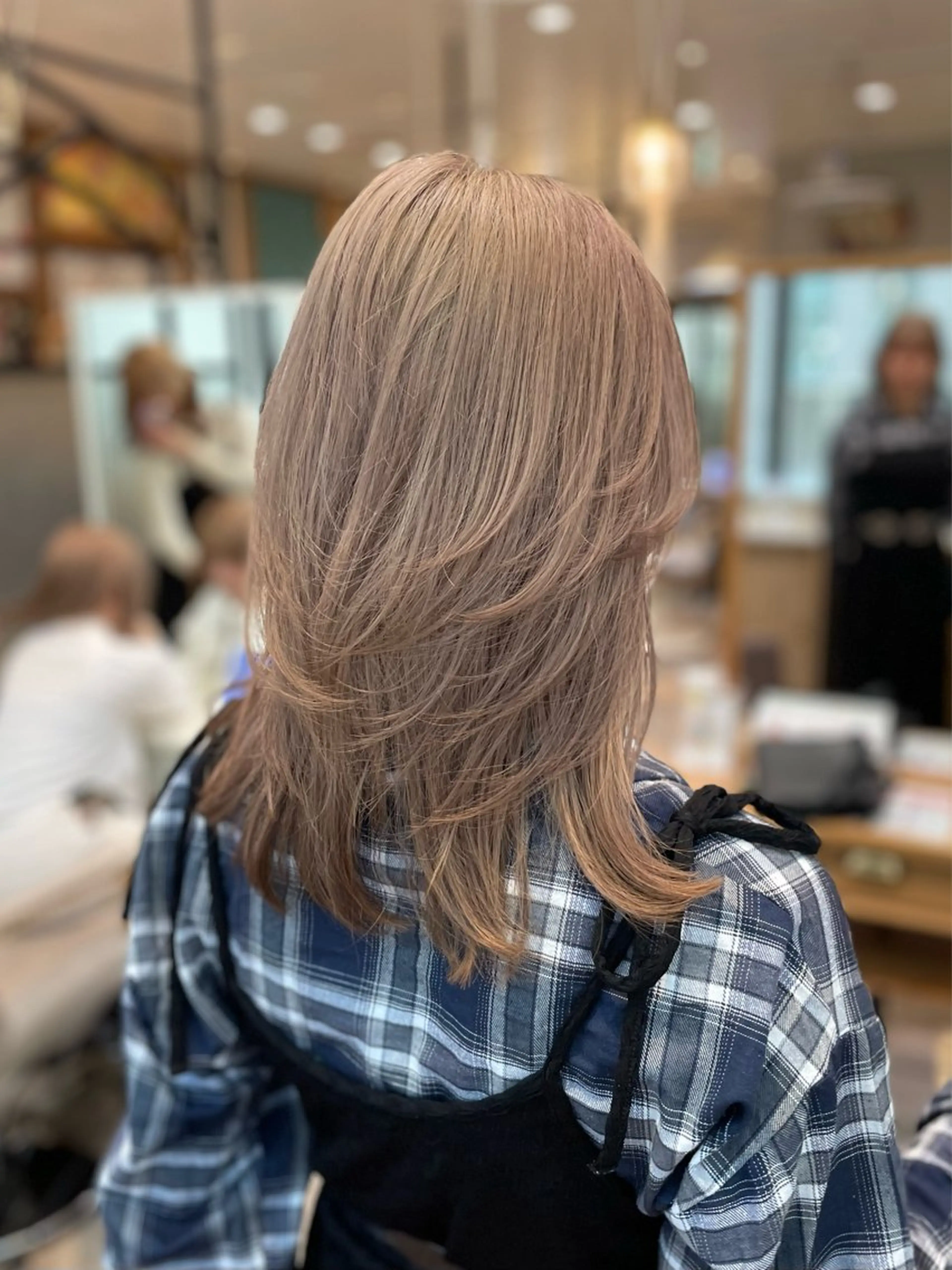 ミディアム ミディアムレイヤー かきあげバング レイヤーカット ZA/ZA shinjuku所属・米澤 琉平のヘアスタイル