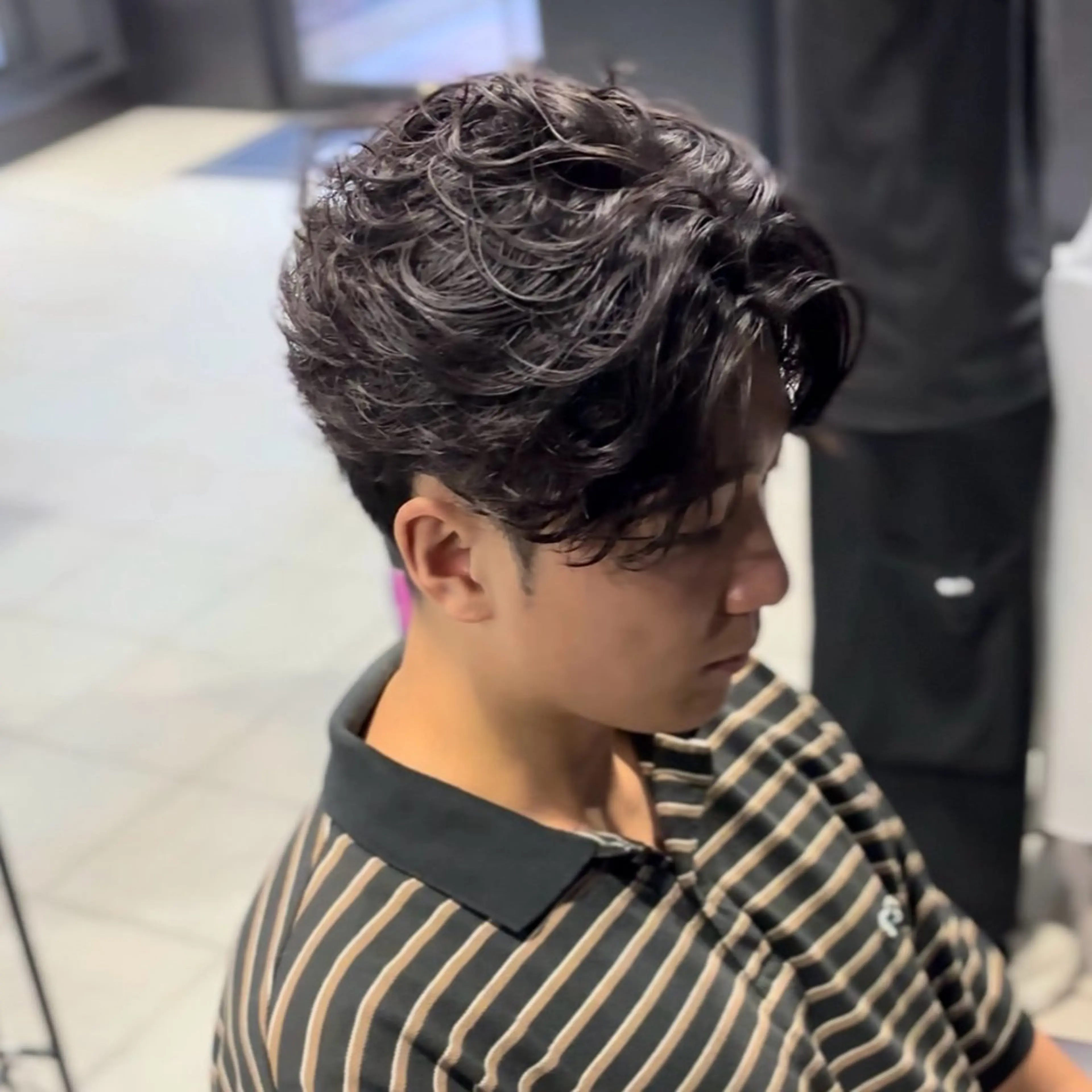 ミディアム パーマ ミディアムパーマ ツイストスパイラルパーマ ニュアンスパーマ スパイラルパーマ ツイストパーマ カット パーマ センターパート支持率 No.1【心斎橋】のヘアスタイル