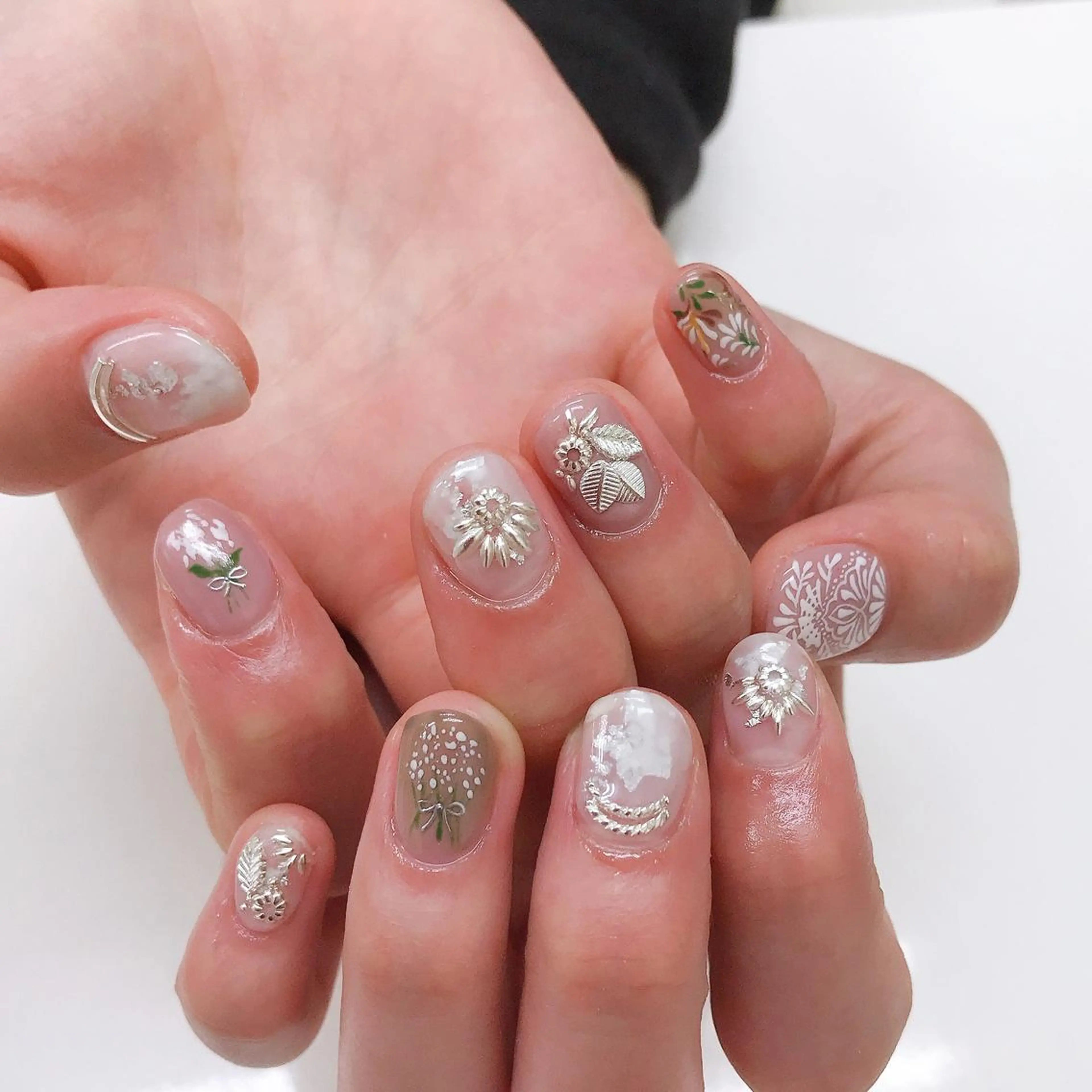 ネイル ハンドネイル Hisaka Mikiのネイルデザイン