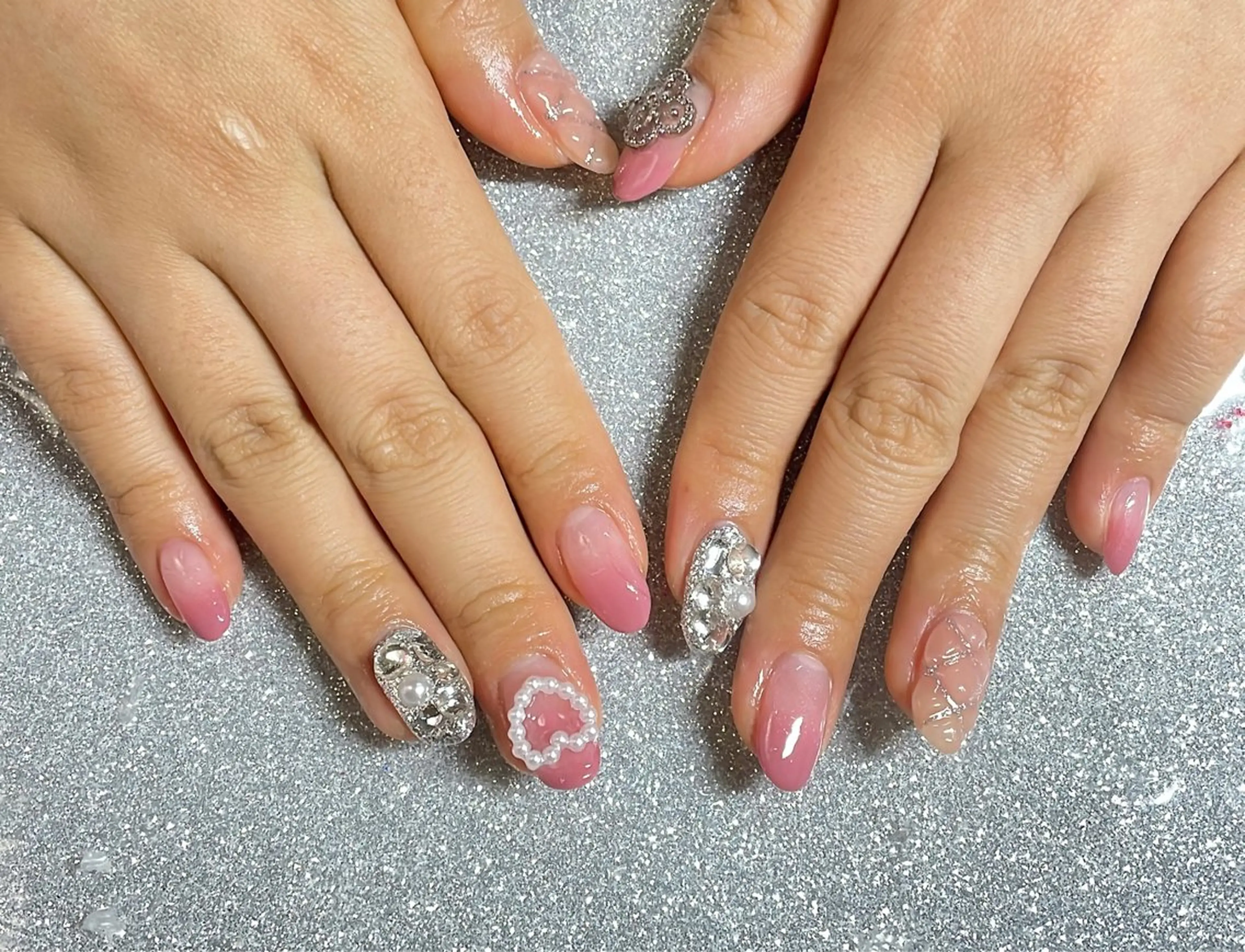 ネイル ハンドネイル VIERU 🌈🎀💖のネイルデザイン