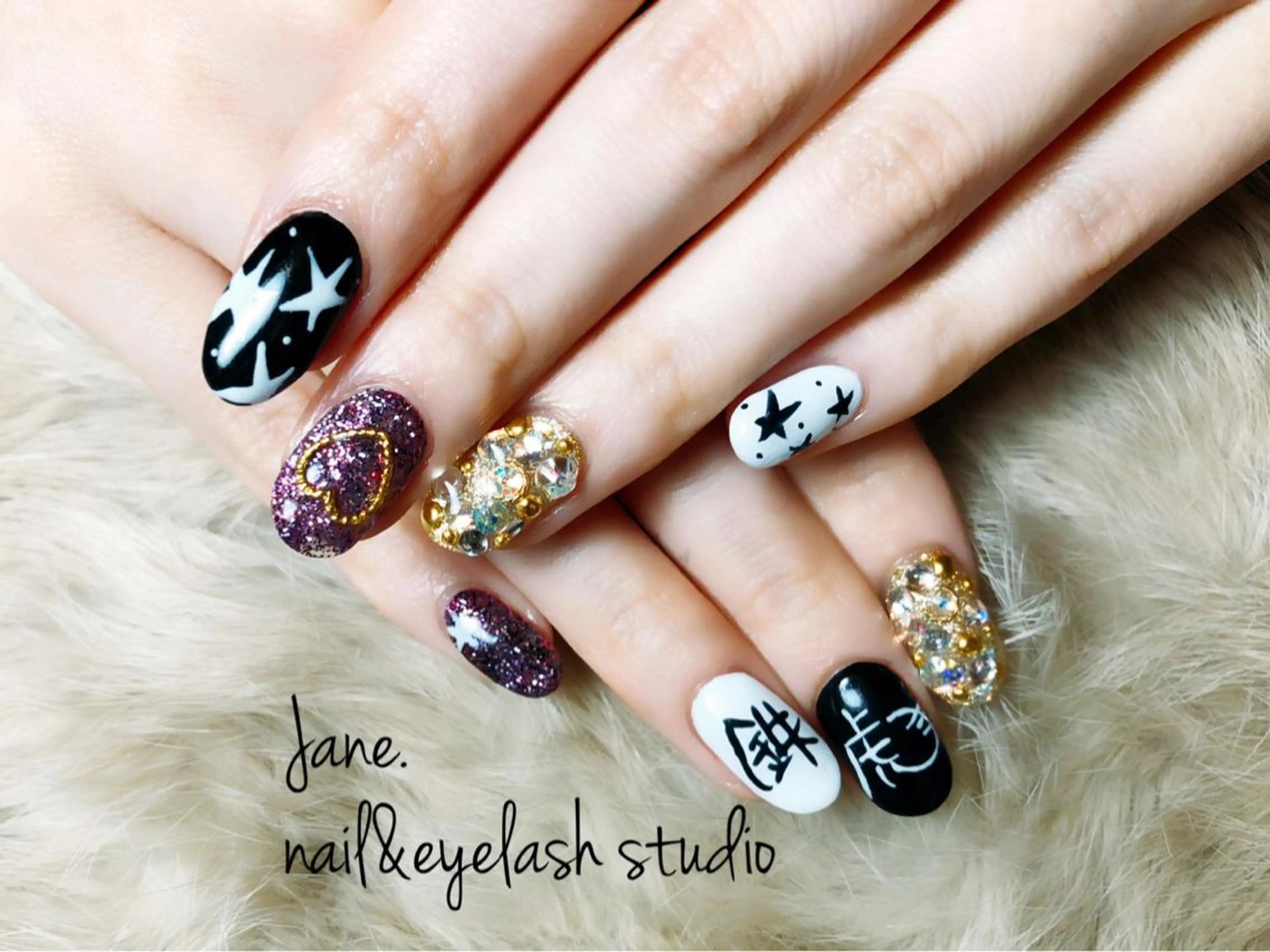 ネイル Yakko pas á pasのネイルデザイン