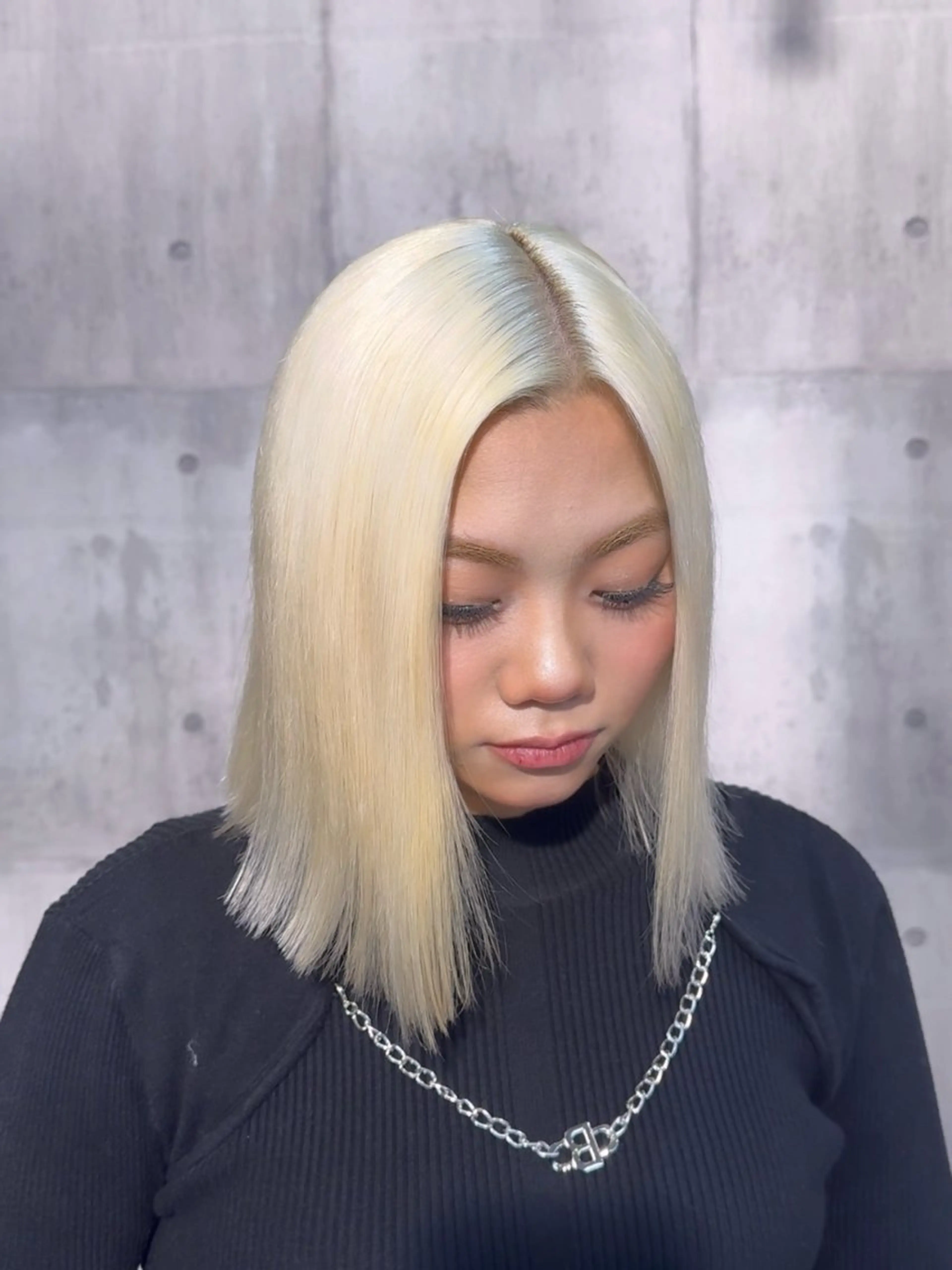 ミディアム カラー ブロンド ホワイトブロンド 心斎橋ハイトーン特化 midori🍀のヘアスタイル