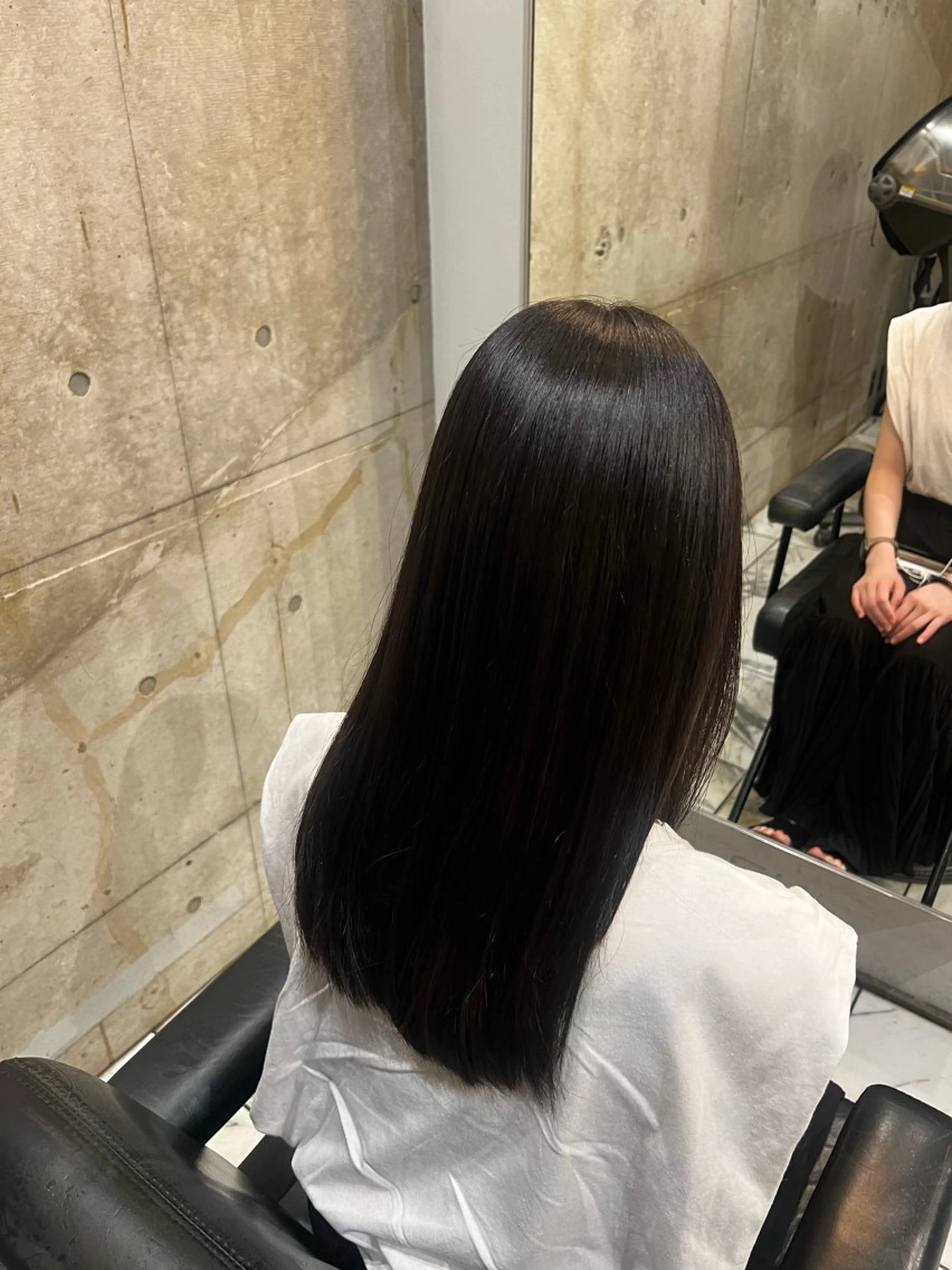 ロング カラー ダークグレー ダークグレージュ グレージュ トリートメント Luxe所属・パーマモデル募集中／ HINAのヘアスタイル