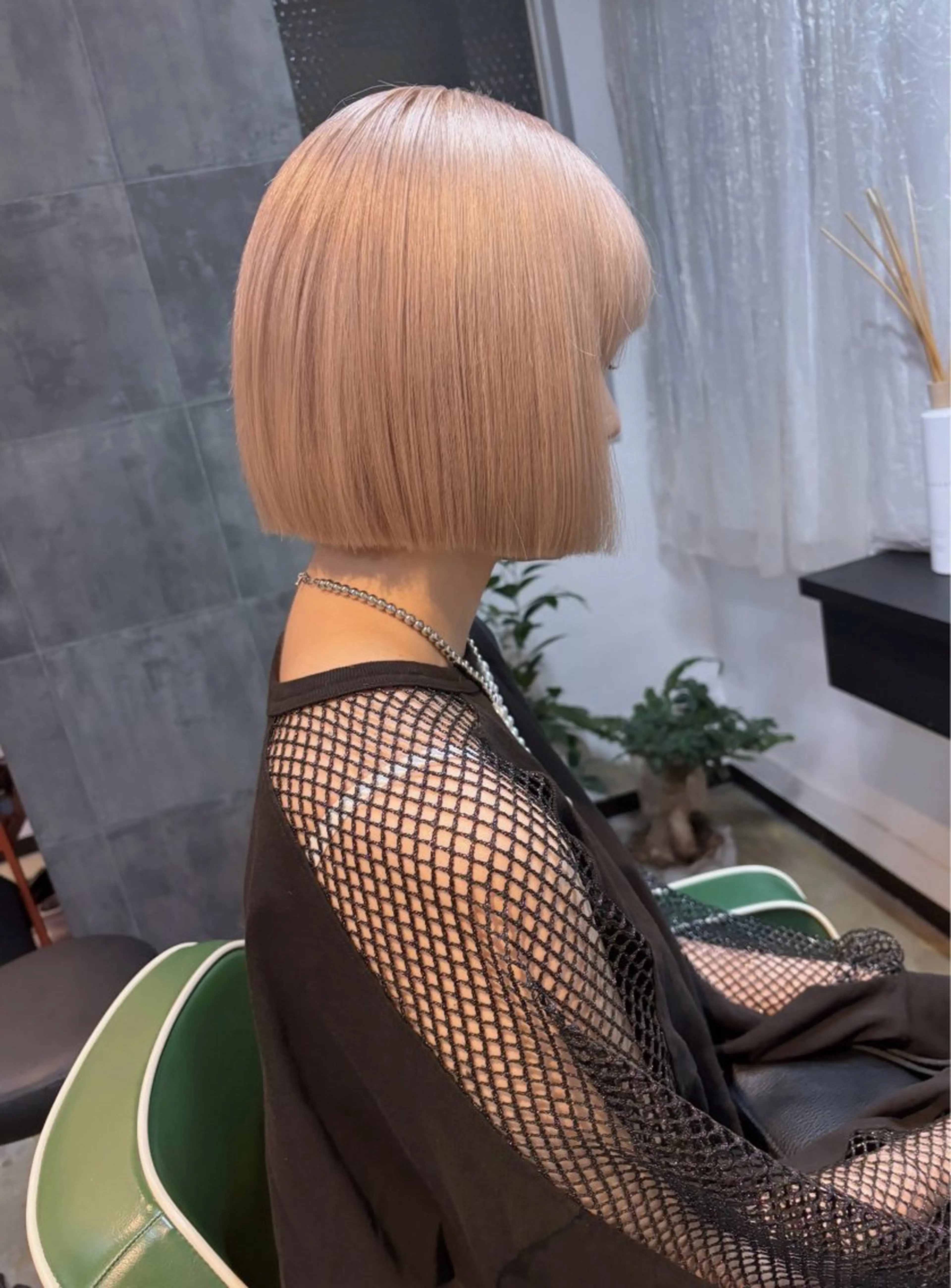 ショート 切りっぱなしボブ ボブ カット 縮毛矯正 トリートメント 広島/ボブ/レイヤー 🌿‬wakabaのヘアスタイル