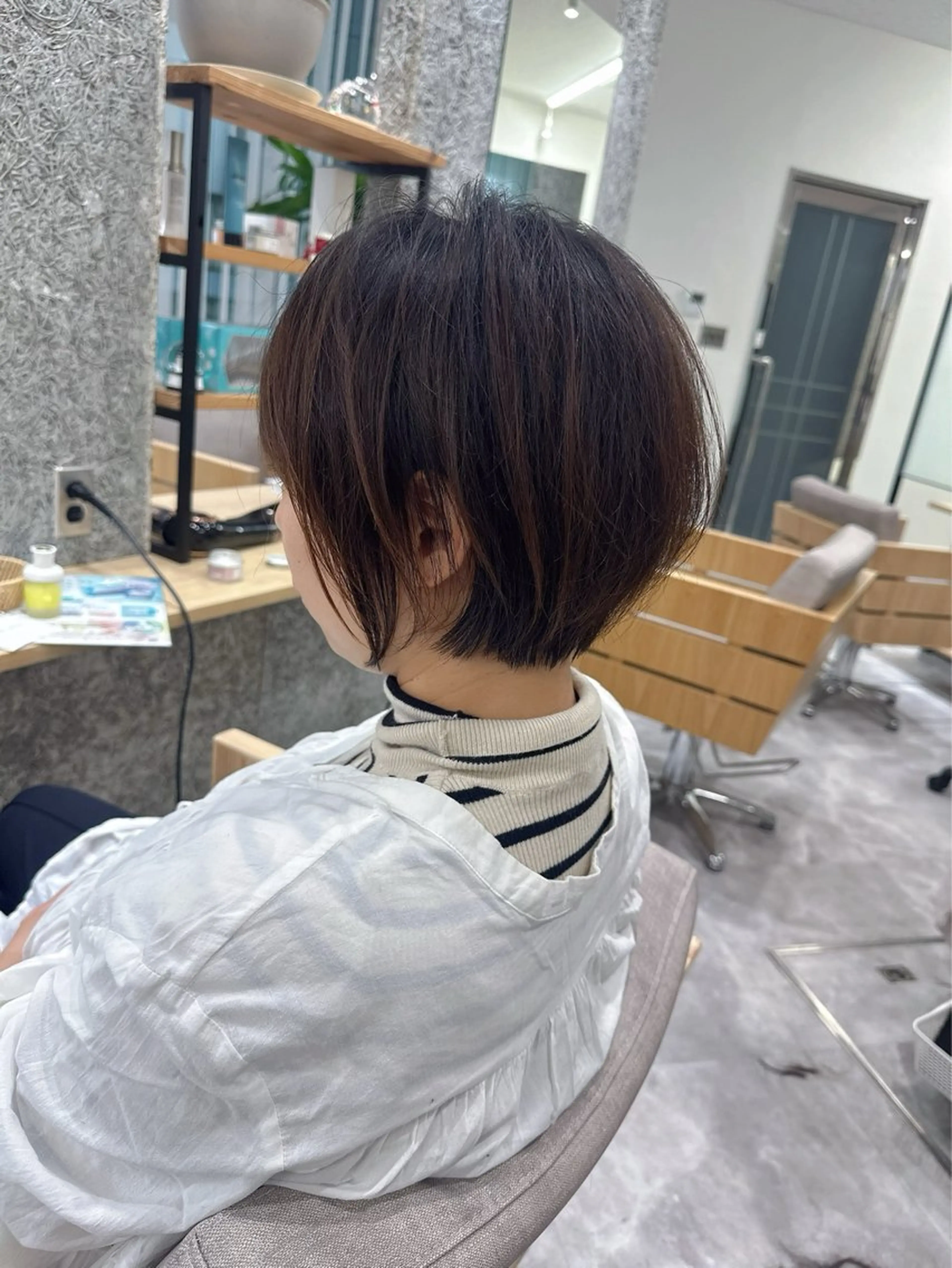 ショート カラー ショートボブ ブリーチ デザインカラー ハイライトカラー ハイトーンカラー カット ヘアカラー トリートメント 近鉄奈良ショートヘア 清水力也のヘアスタイル