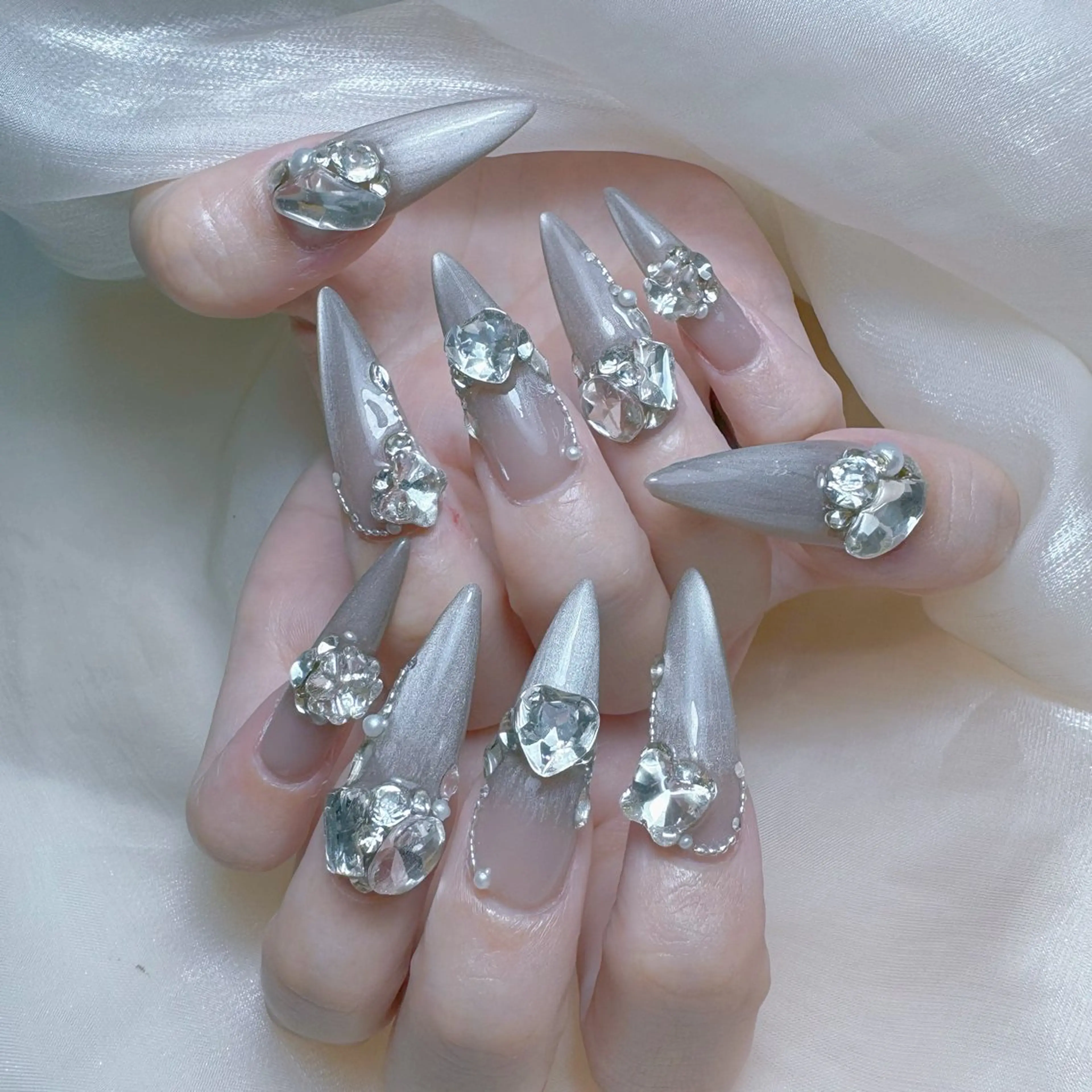 ネイル チークネイル クリアネイル ガーリー グラデーション キラキラネイル ハンドネイル NailPrincess所属・princess スカルプ専門店のネイルデザイン