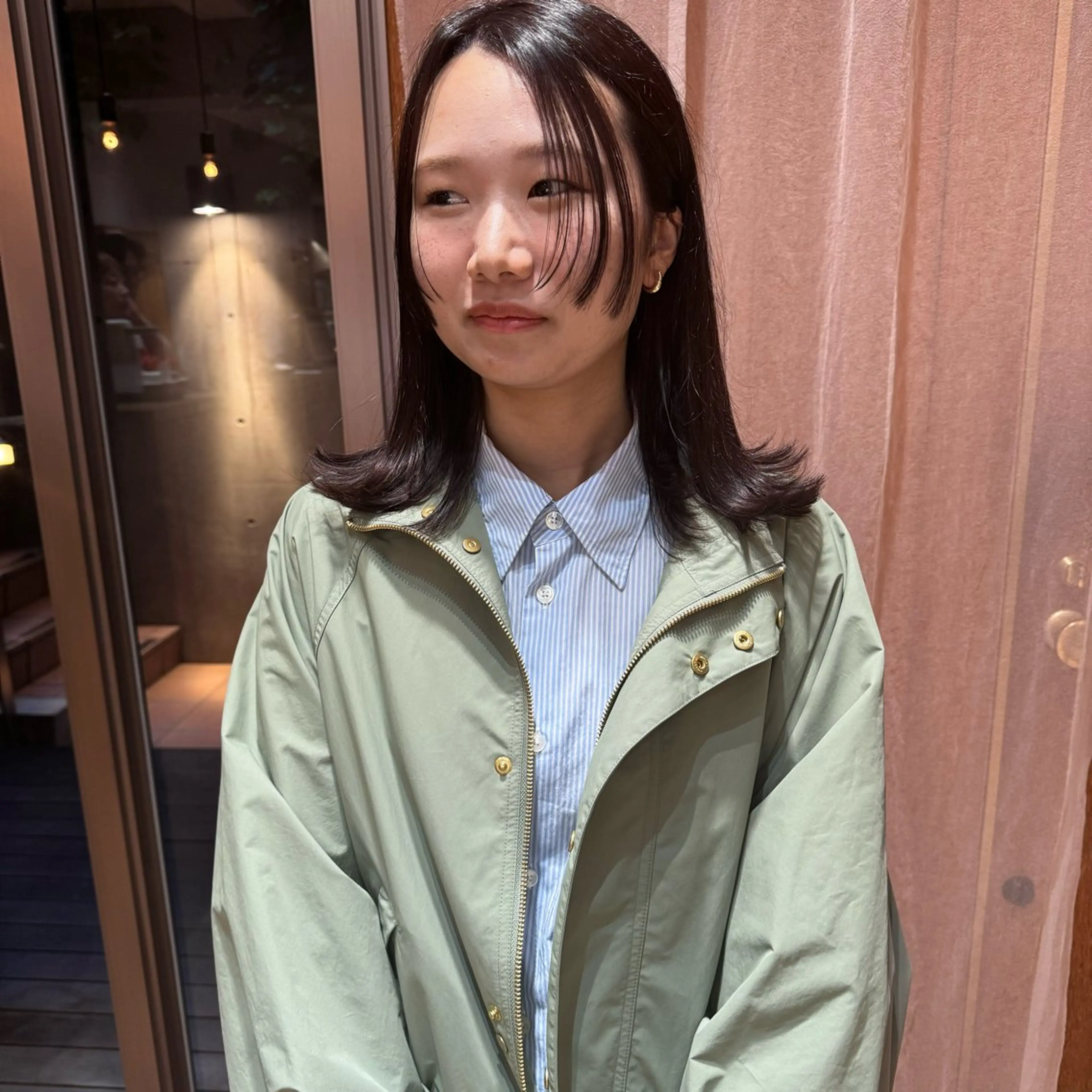 ミディアム カラー カット ヘアカラー 大橋 芽衣のヘアスタイル