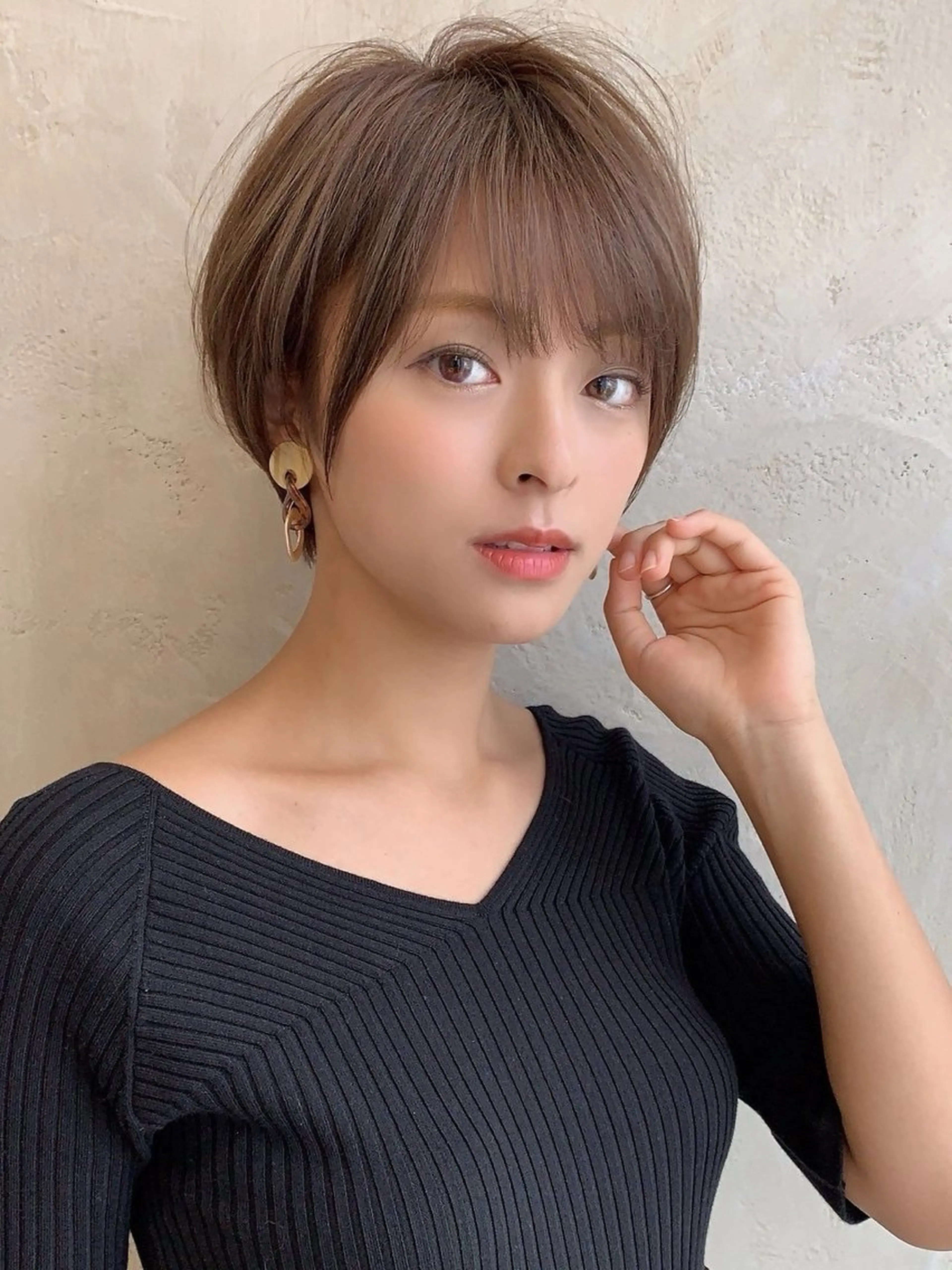 ショート 新宿/レイヤー 顔周りカット溝手優太のヘアスタイル