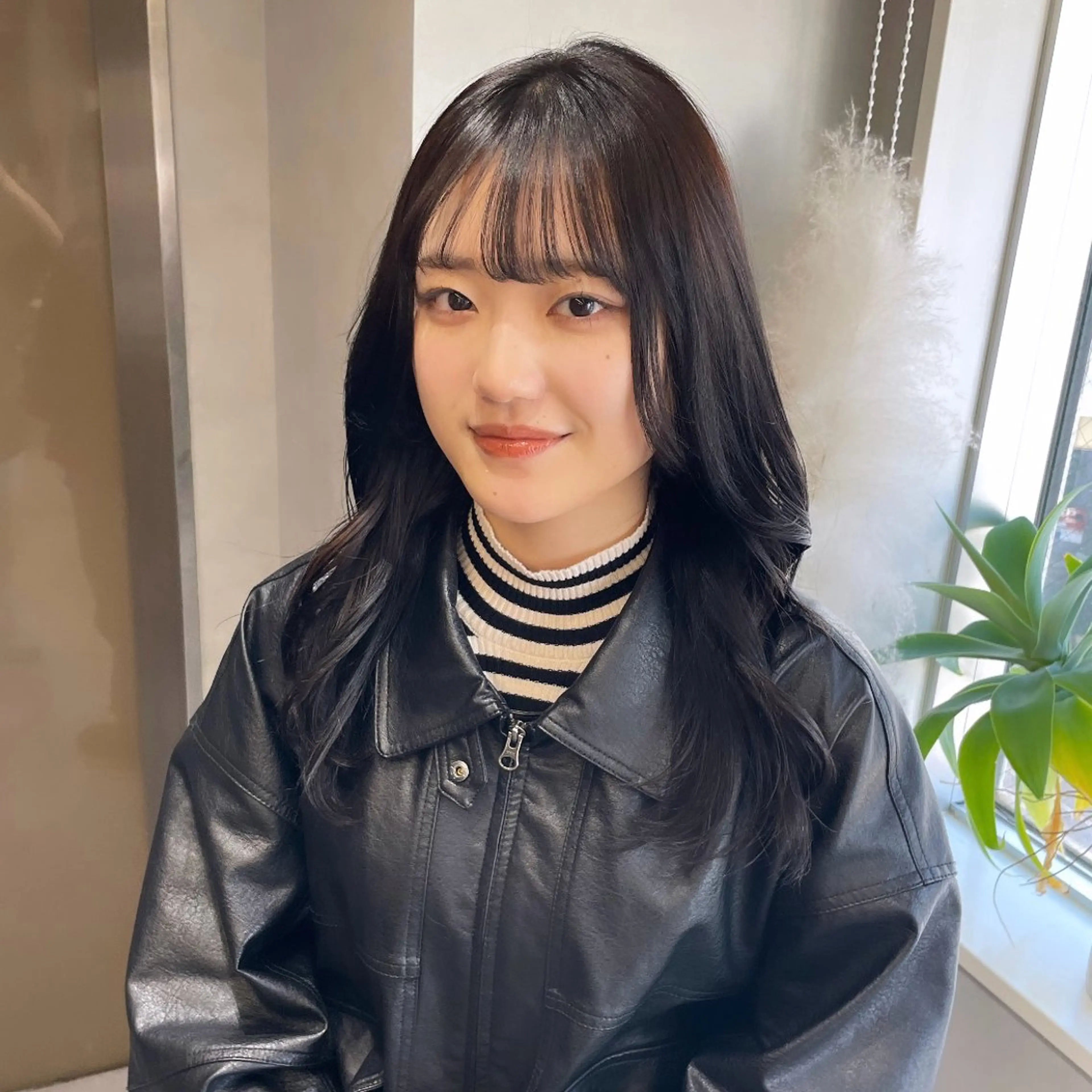 ロング カラー 黒髪 透明感カラー レイヤーカット カット ヘアカラー Rui/透明感カラー 暖色/レイヤーカットのヘアスタイル