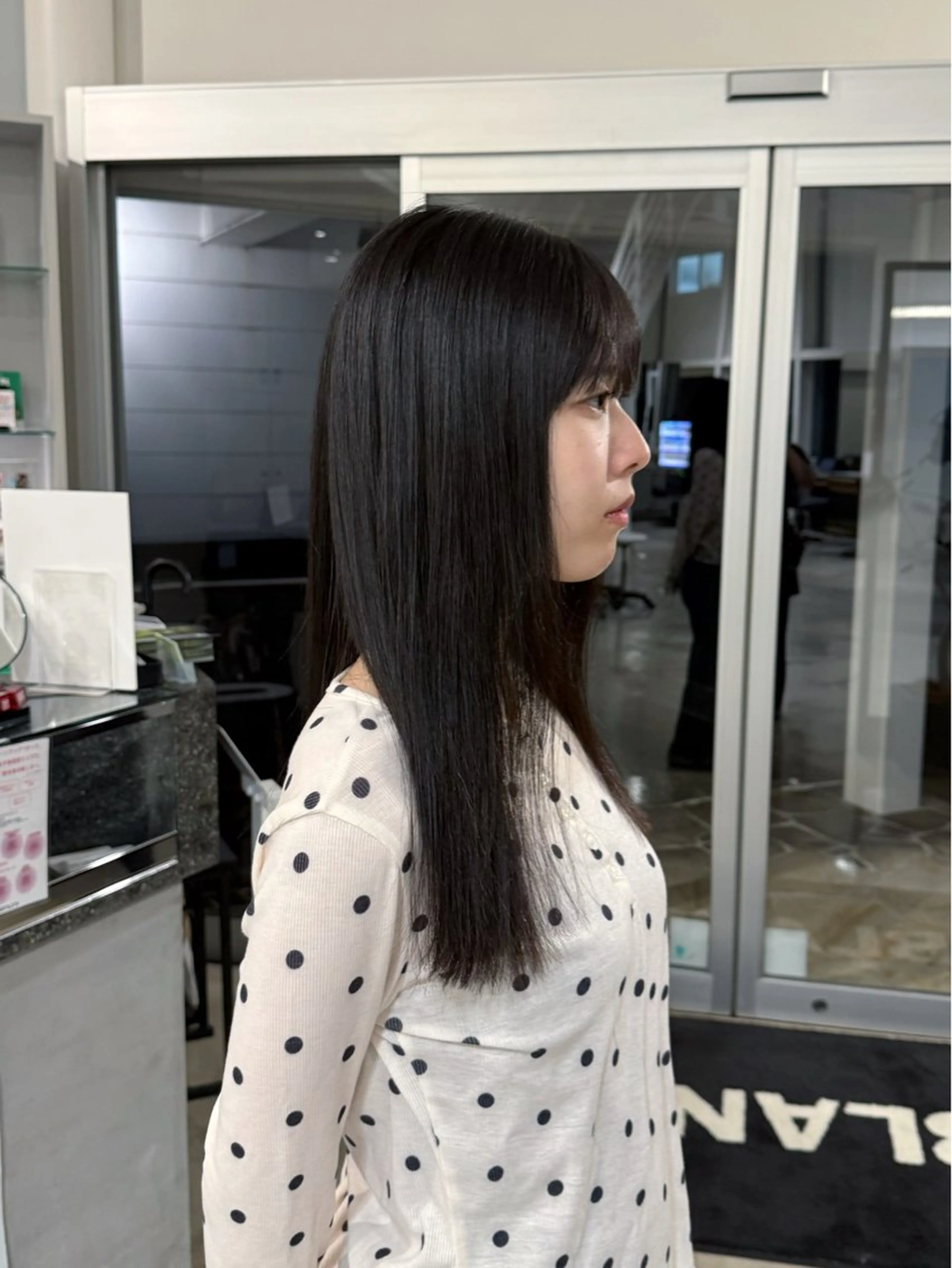 セミロング パーマ 韓国ヘア/透明感カラ ー/メンズレディースのヘアスタイル