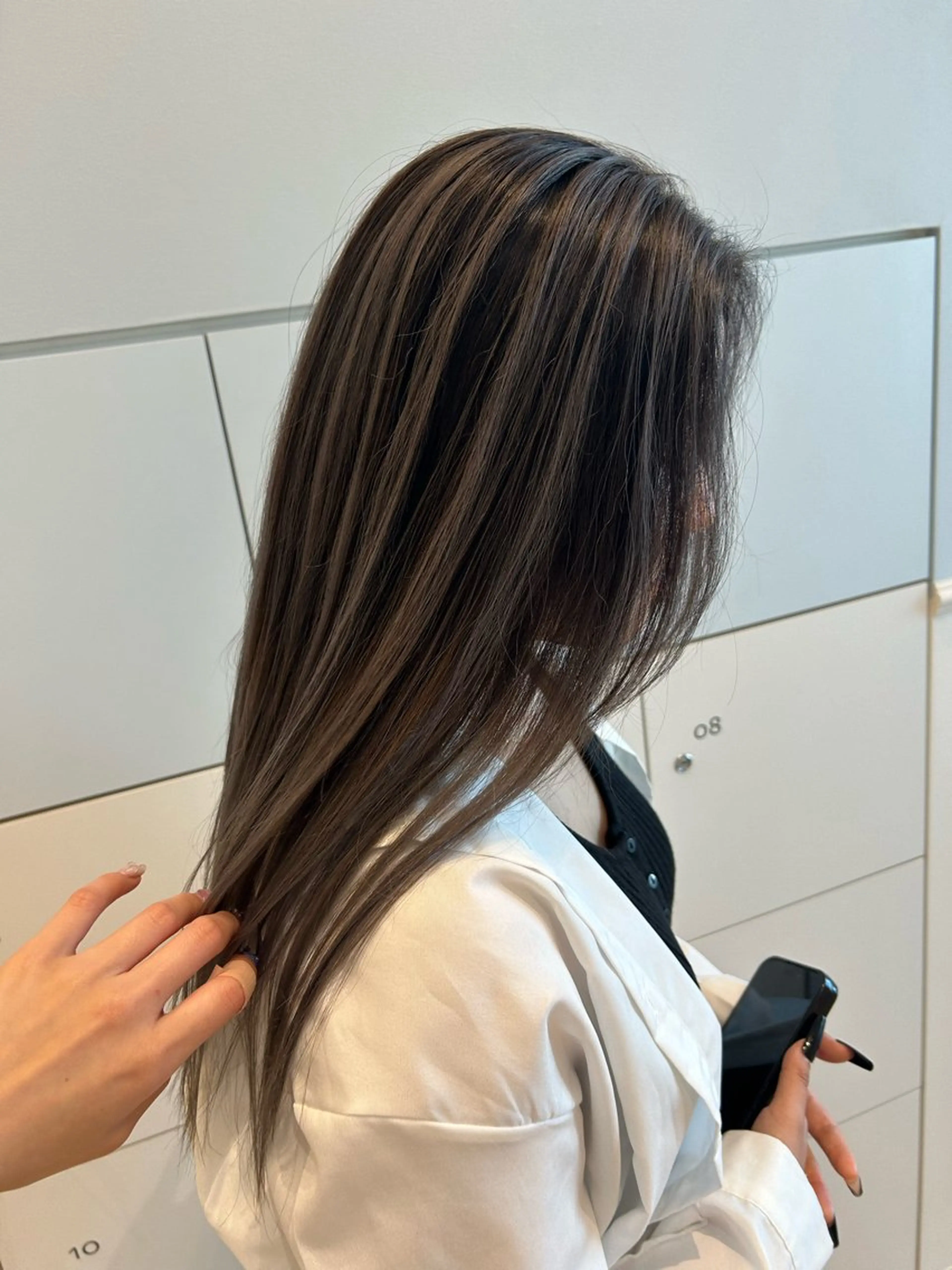 ロング 西澤 咲輝のヘアスタイル