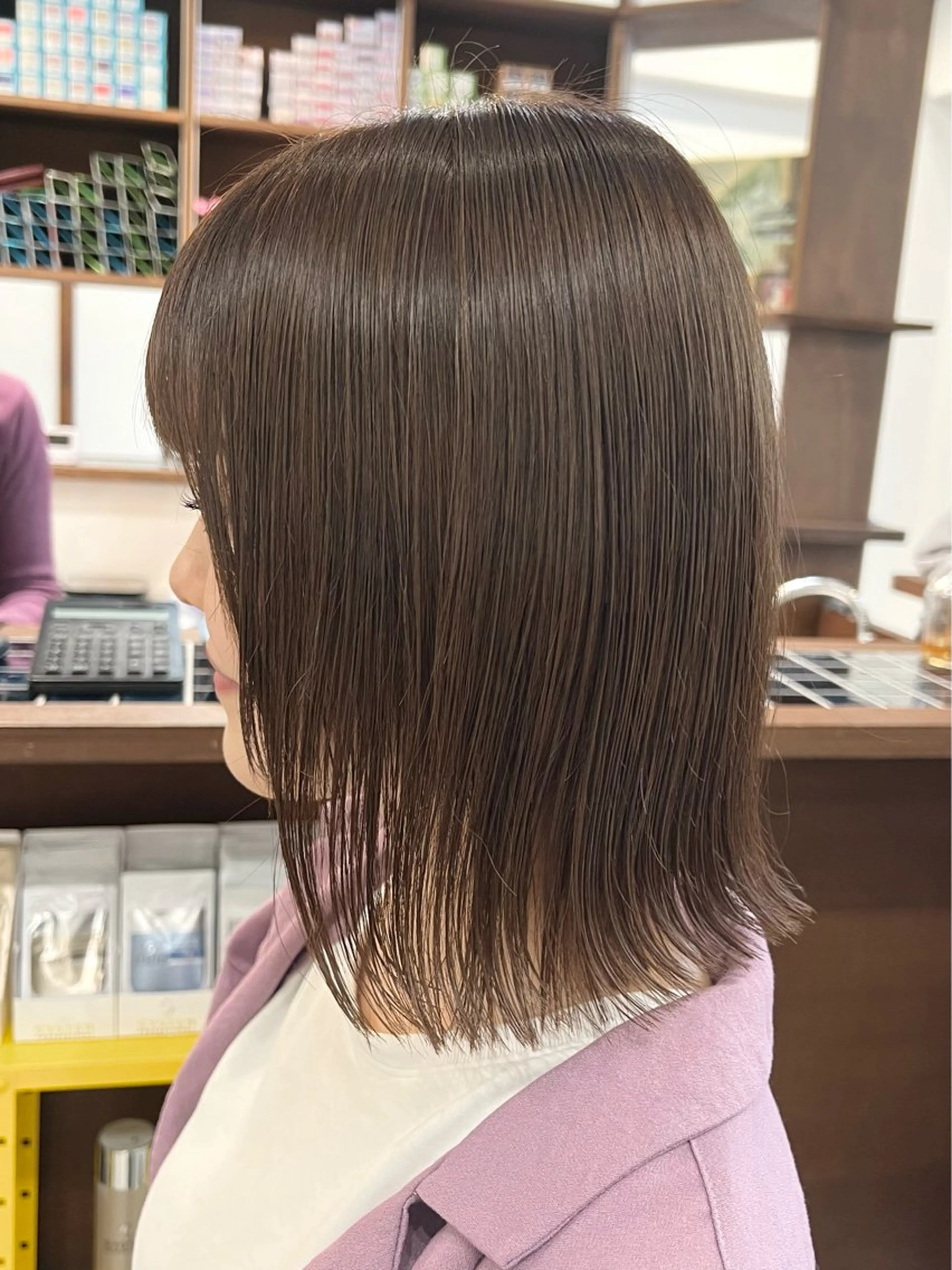 ミディアム カラー ブリーチ グレージュ ブリーチなしカラー ヘアカラー Ami ブリーチ/ハイトーンのヘアスタイル