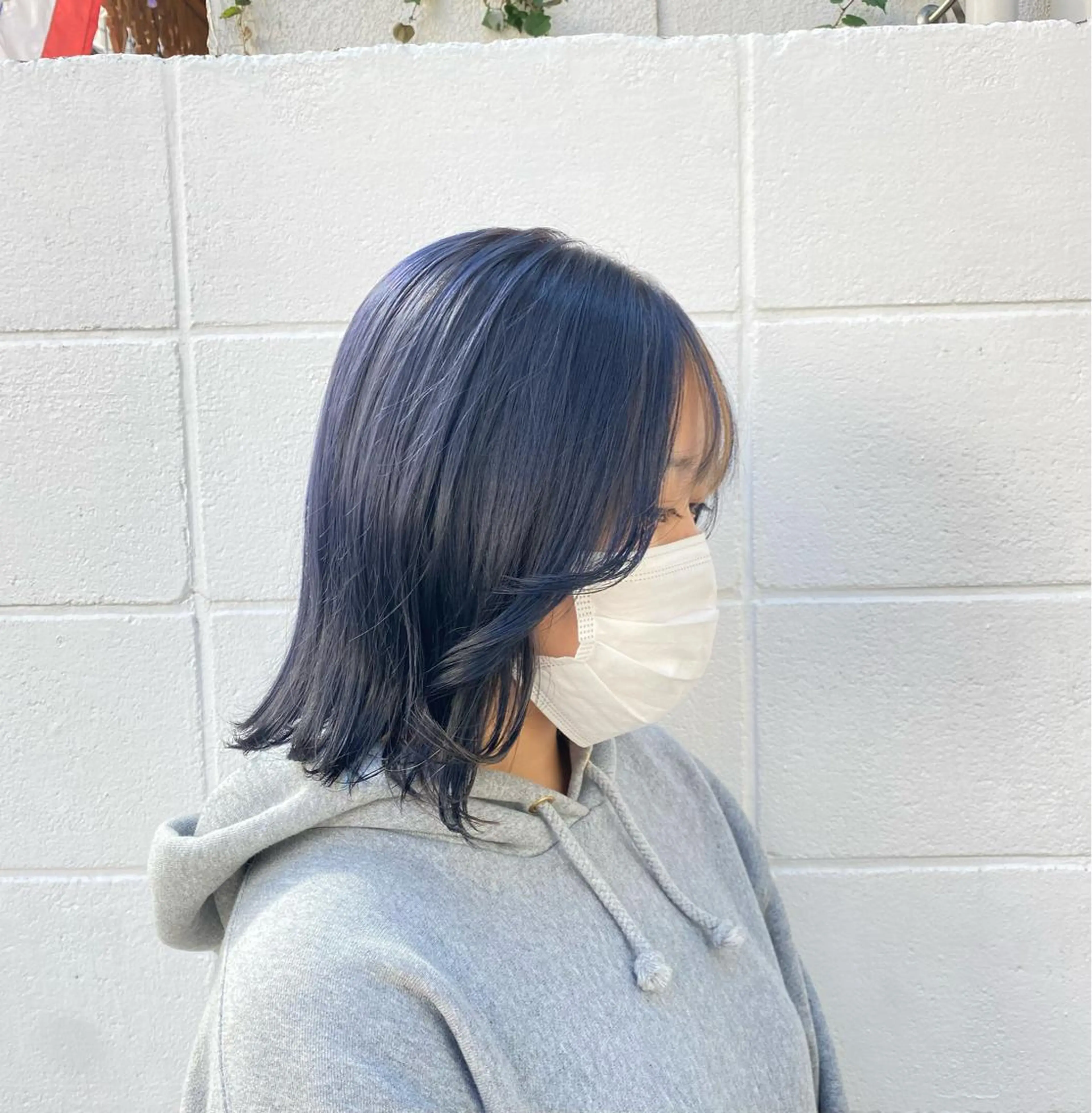 ミディアム カラー 黒髪 ブリーチ ブルーカラー ブルーブラック rikako ✩ 大宮hips.*のヘアスタイル