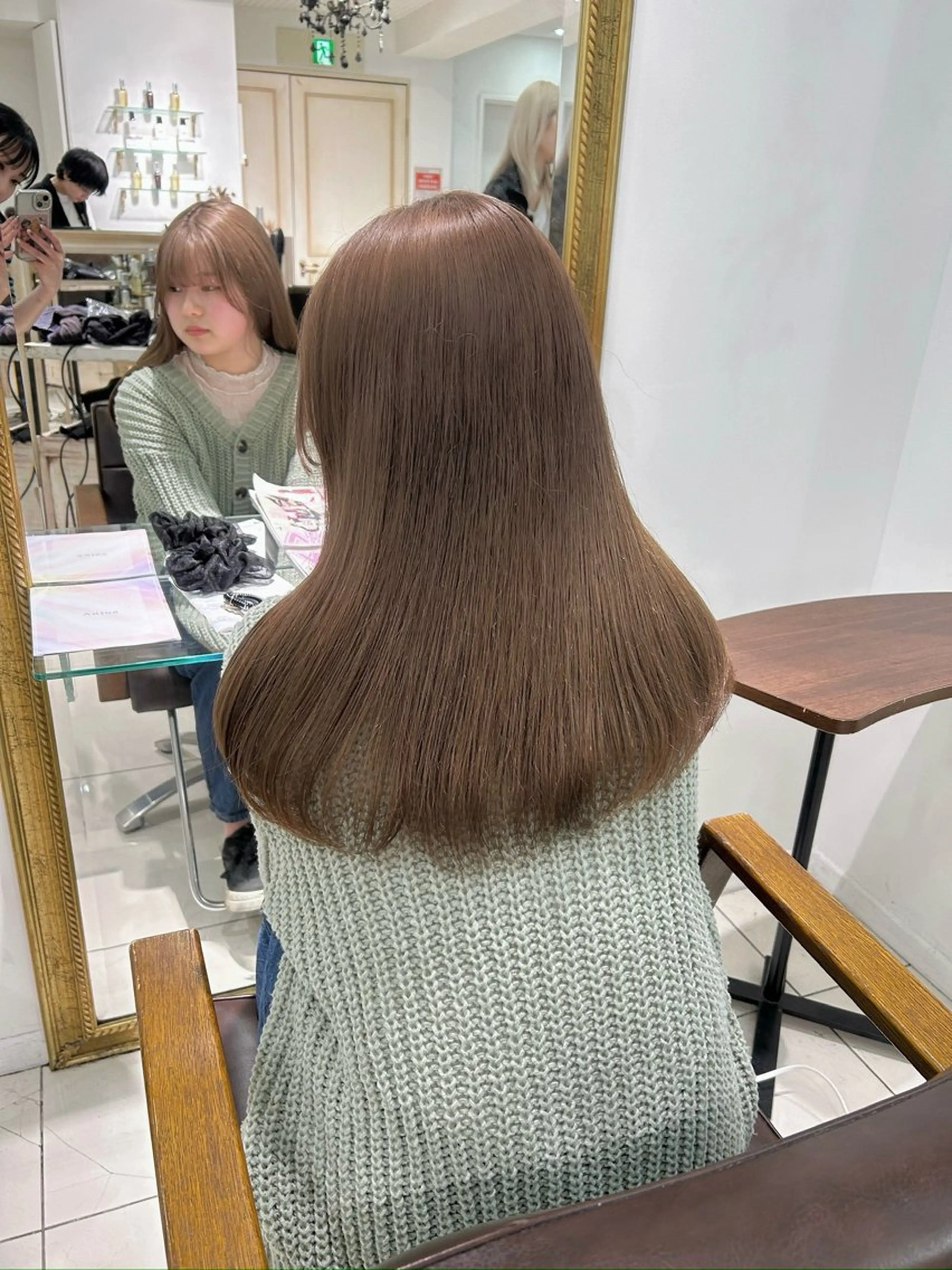 ロング カラー ヘアアレンジ ブリーチ 髪質改善 縮毛矯正 トリートメント ヘアカラー 透明感カラー ai🫧🪞のヘアスタイル