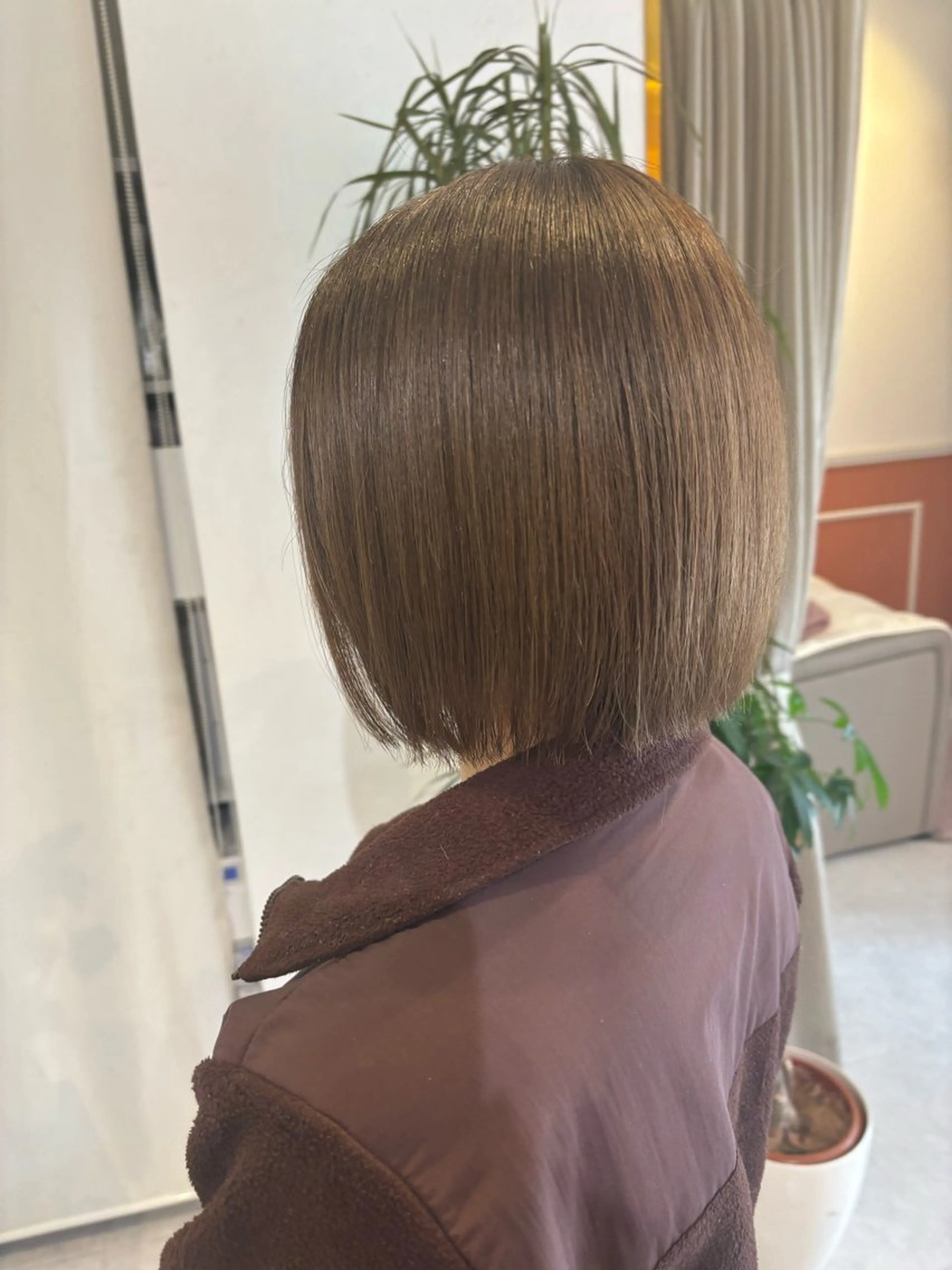 ミディアム ボブ 山﨑 まなかのヘアスタイル
