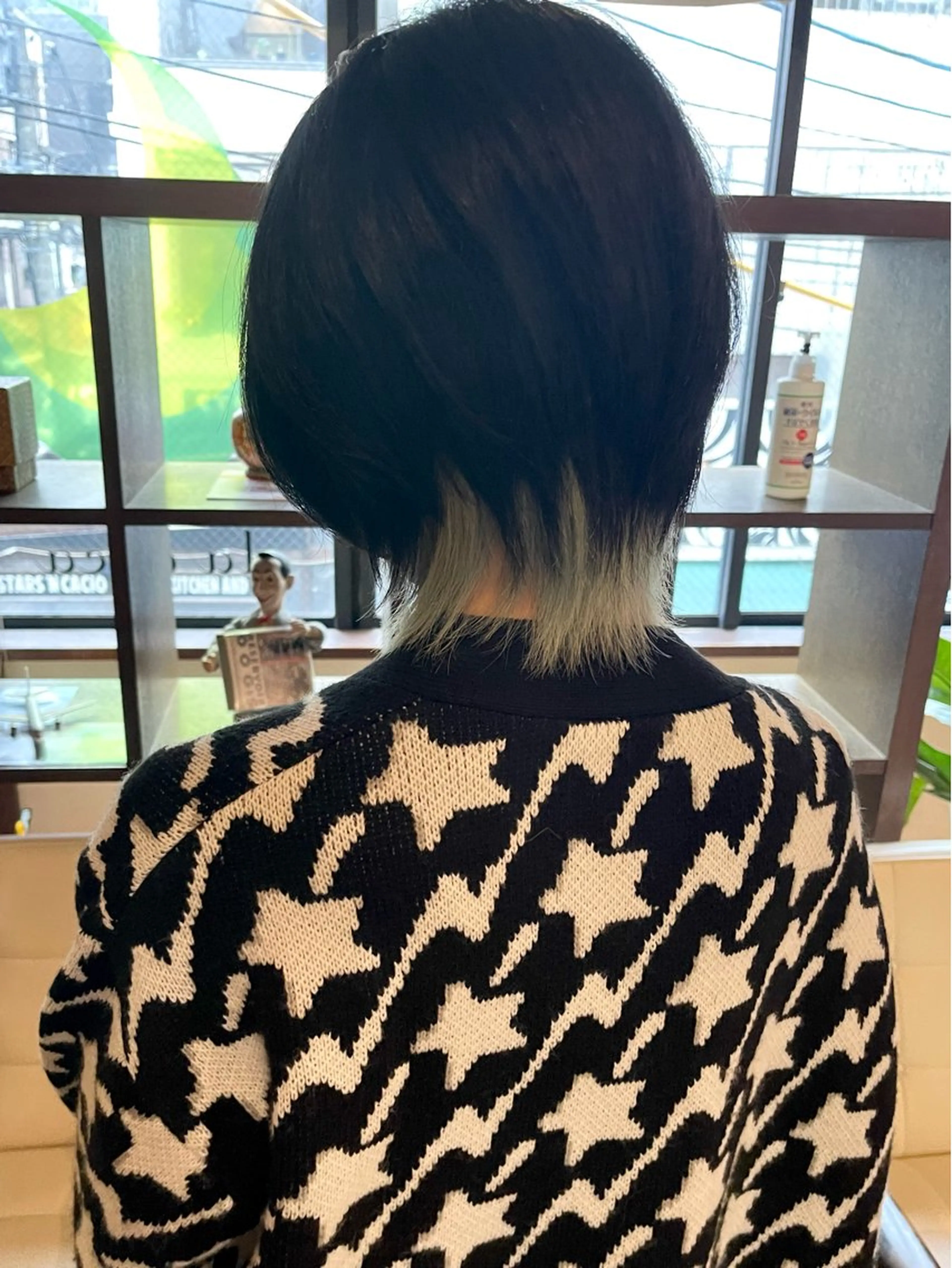 ショート カラー ベージュカラー インナーカラー カット ヘアカラー トリートメント 髪質改善ｶﾗｰ ｹｱﾌﾞﾘｰﾁ/ﾀﾑのヘアスタイル