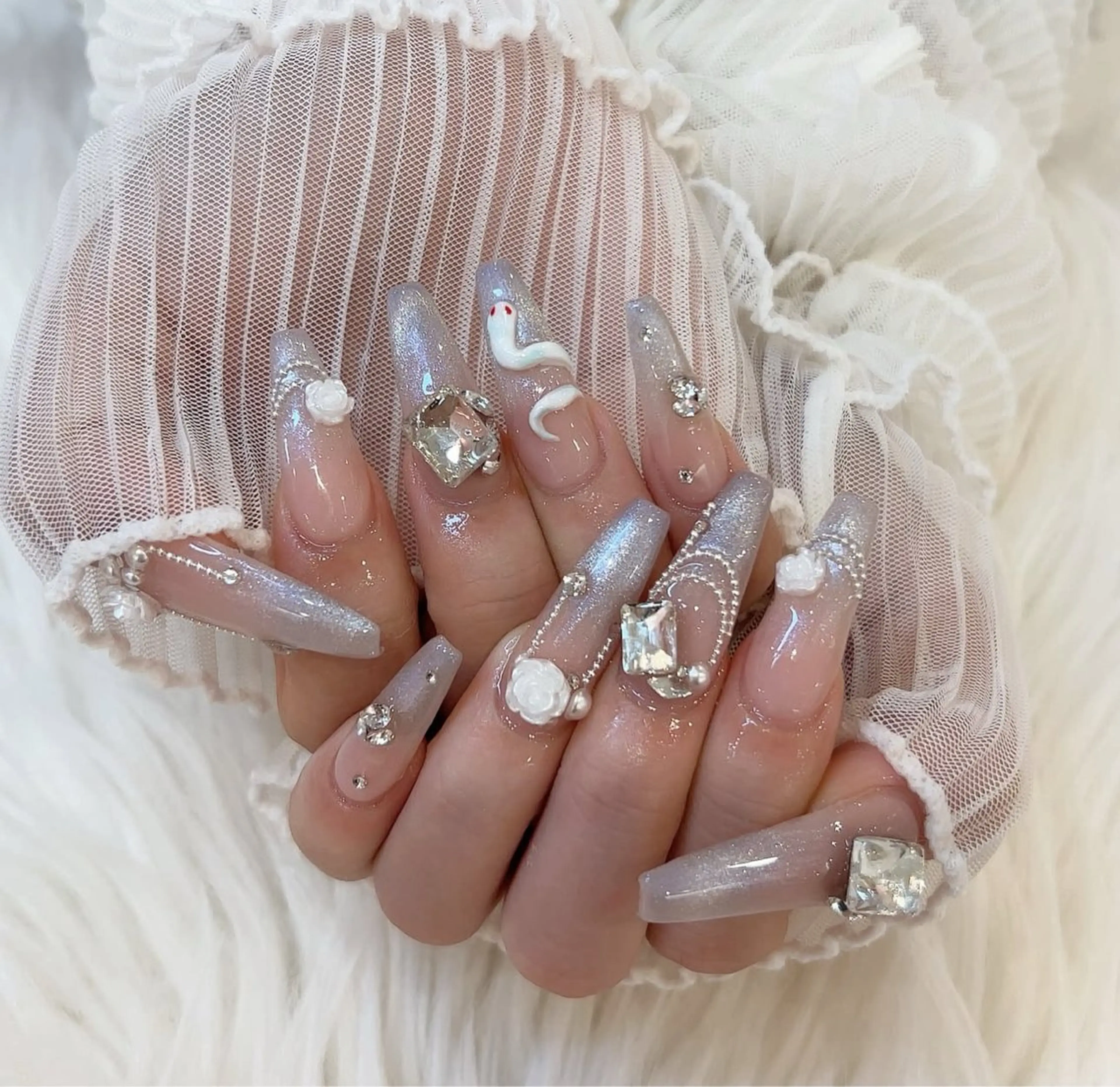 ネイル アートネイル グラデーション キラキラネイル ニュアンスネイル オフィスネイル ハンドネイル LilyLala Nailsalonのネイルデザイン