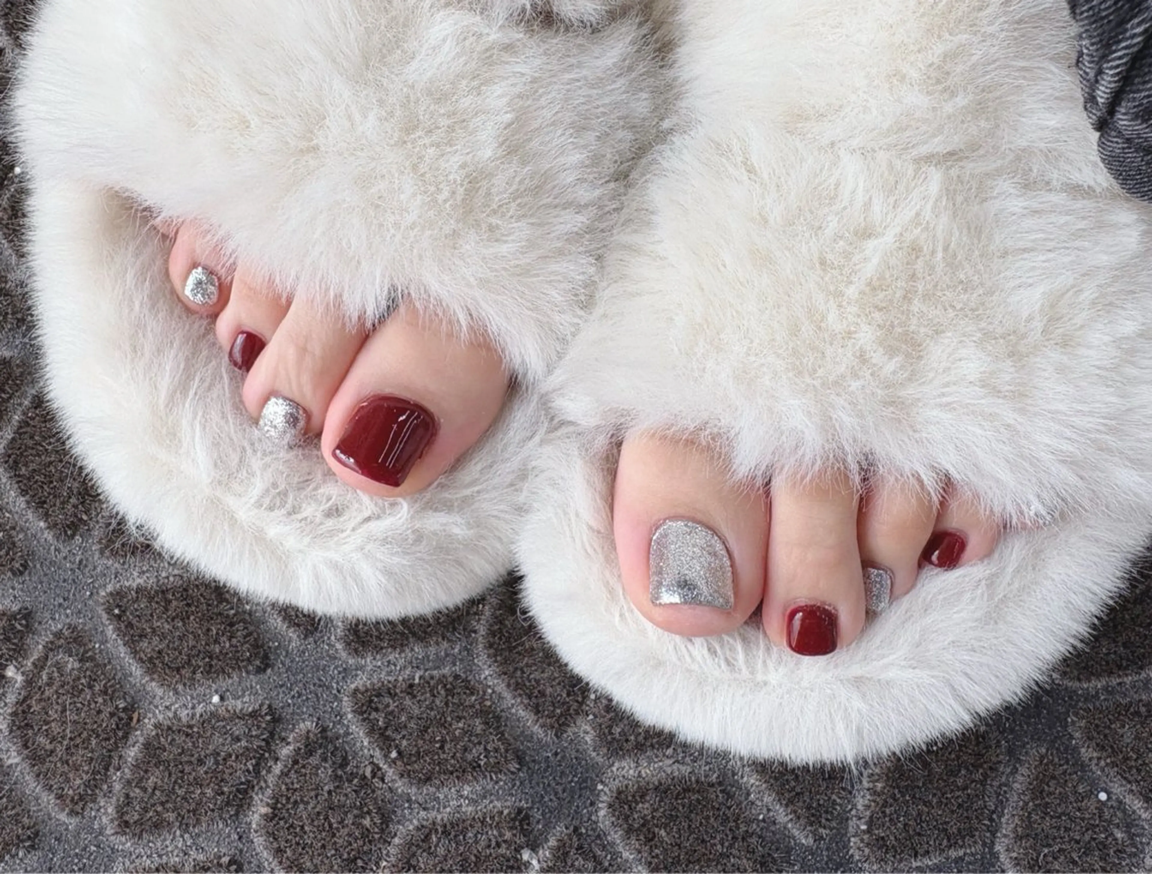 ネイル ボルドー シルバー フットネイル Nail Salon agré所属・agré ネイルサロン　アグレのネイルデザイン