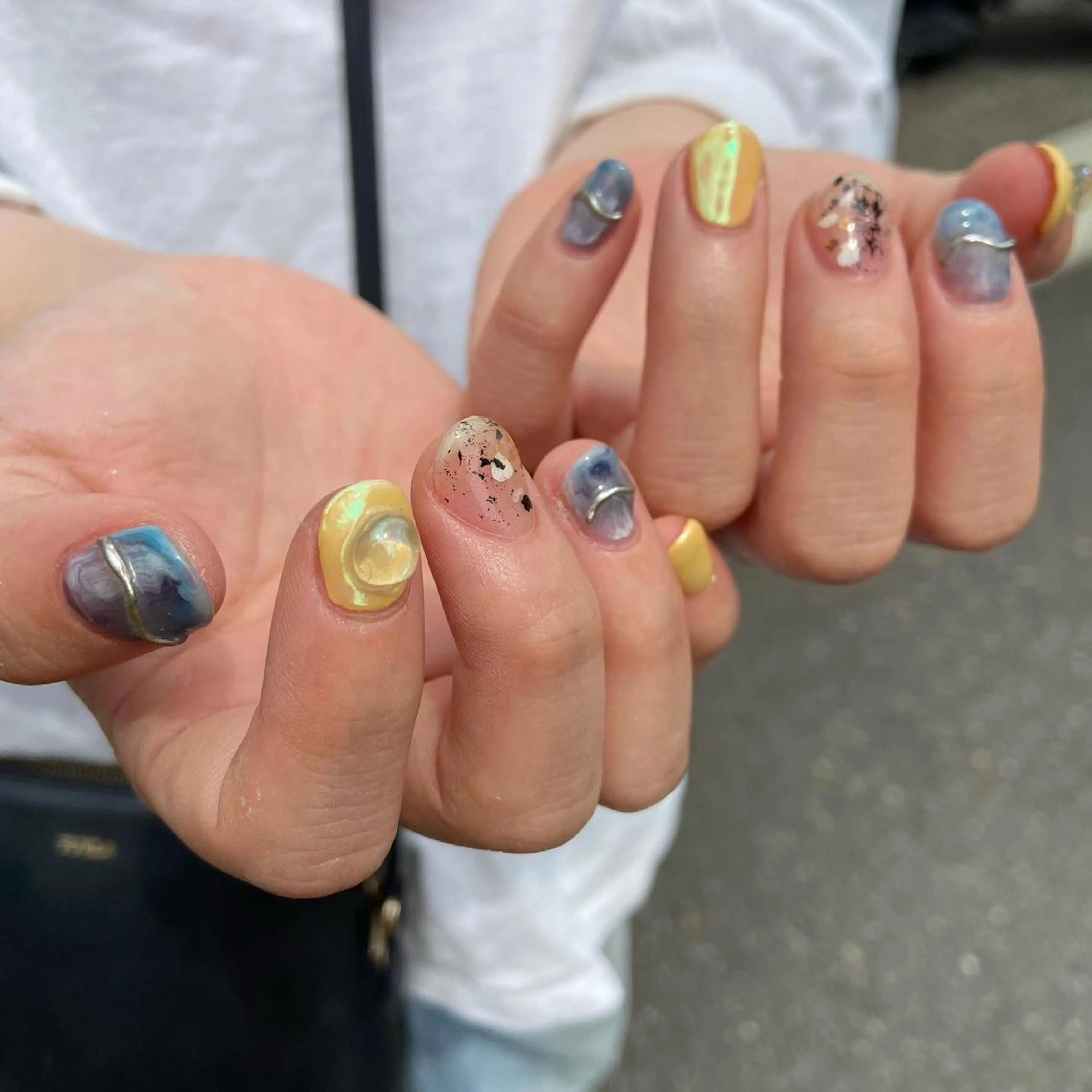 ネイル アートネイル オーロラネイル 氷ネイル・うるうるネイル 韓国ネイル ニュアンスネイル . unffのネイルデザイン