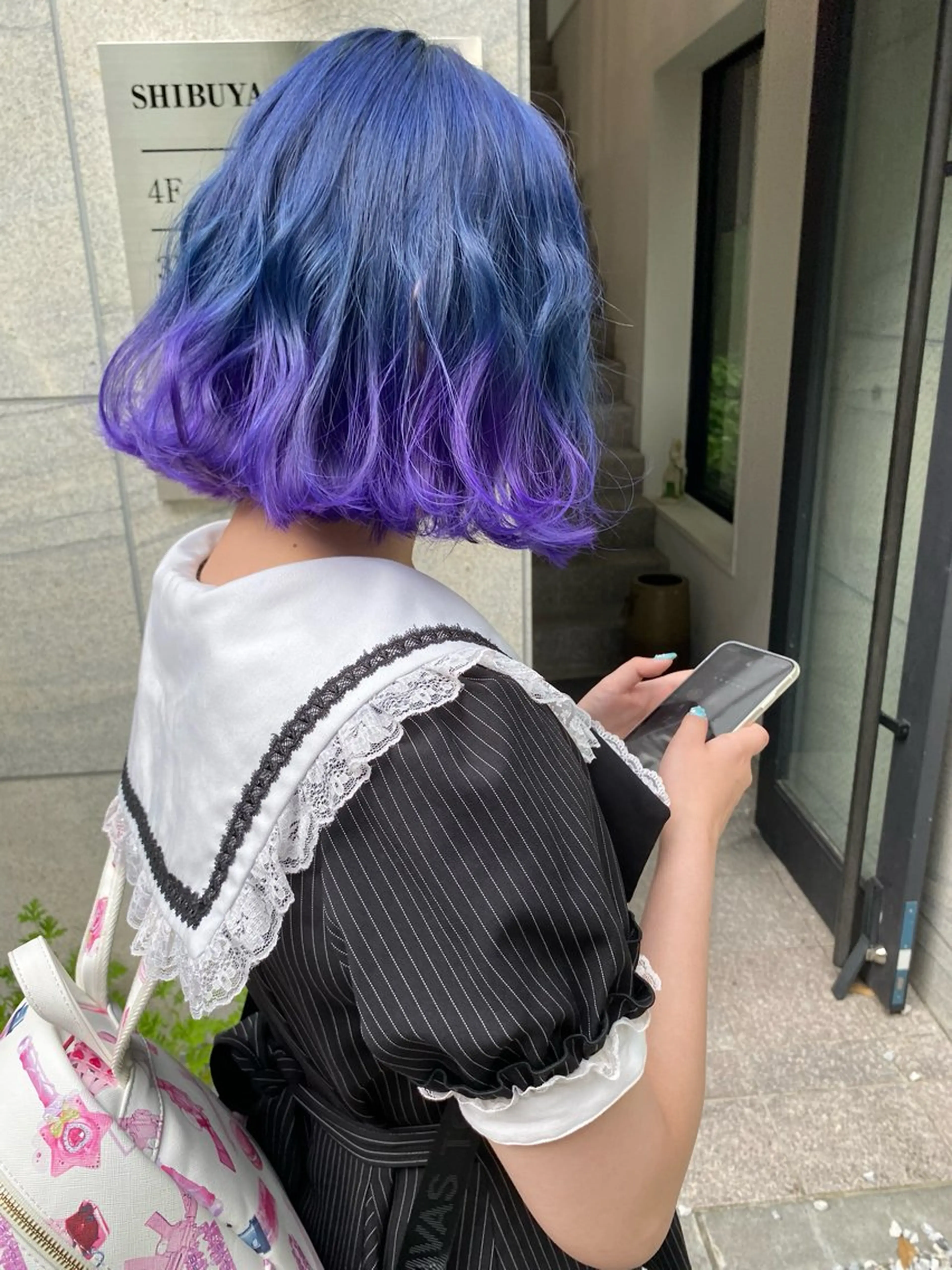 ミディアム カラー ブルーカラー デザインカラー グラデーションカラー ハイトーンカラー インナーカラー カット ヘアカラー Chérie所属・Chérie 渋谷/カラーサロンのヘアスタイル