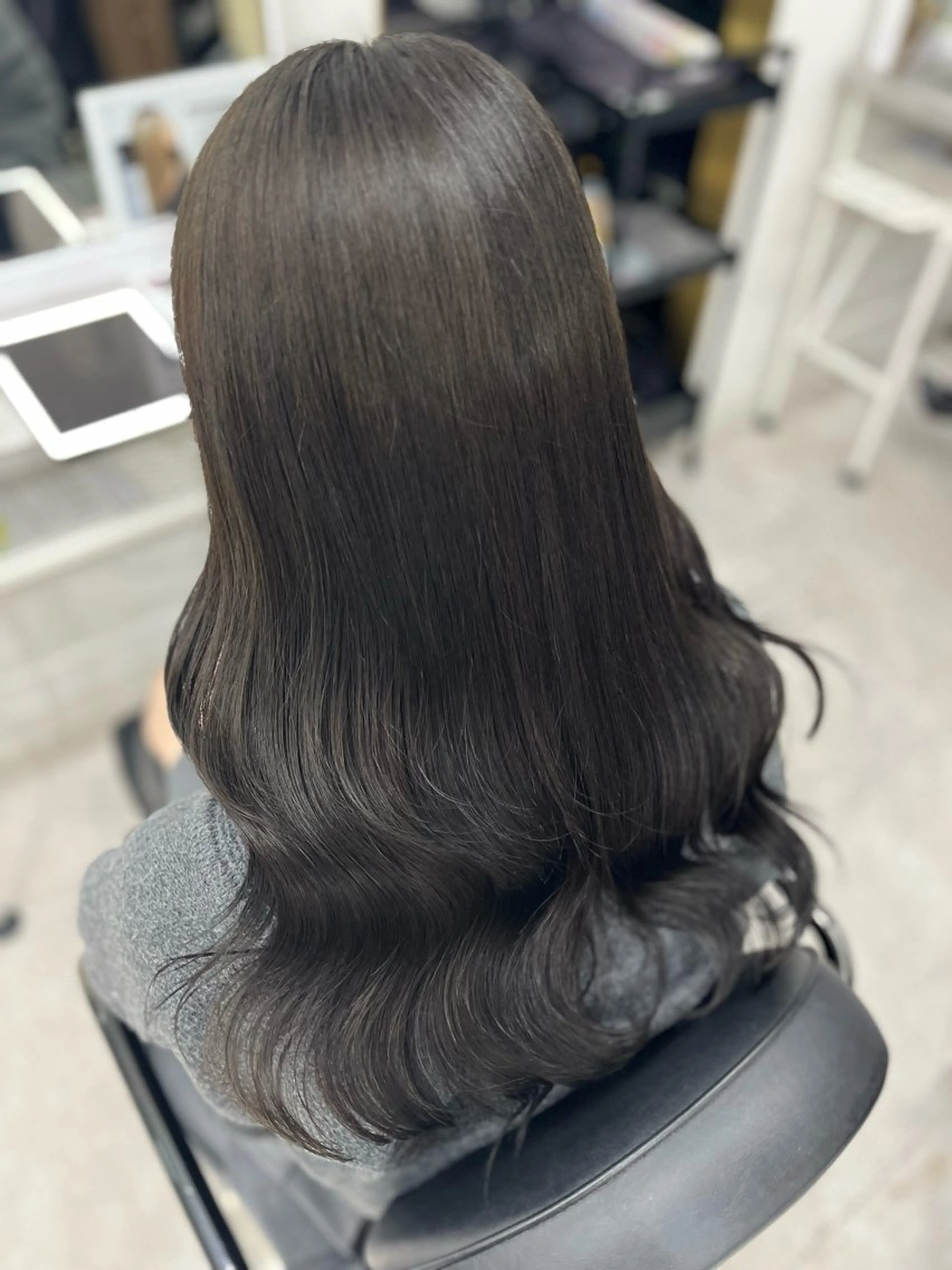 ロング カラー グレージュ オリーブグレージュ オリーブグレー カット ヘアカラー トリートメント 🫧ぷる艶カラー🫧 Yuubi🦩のヘアスタイル