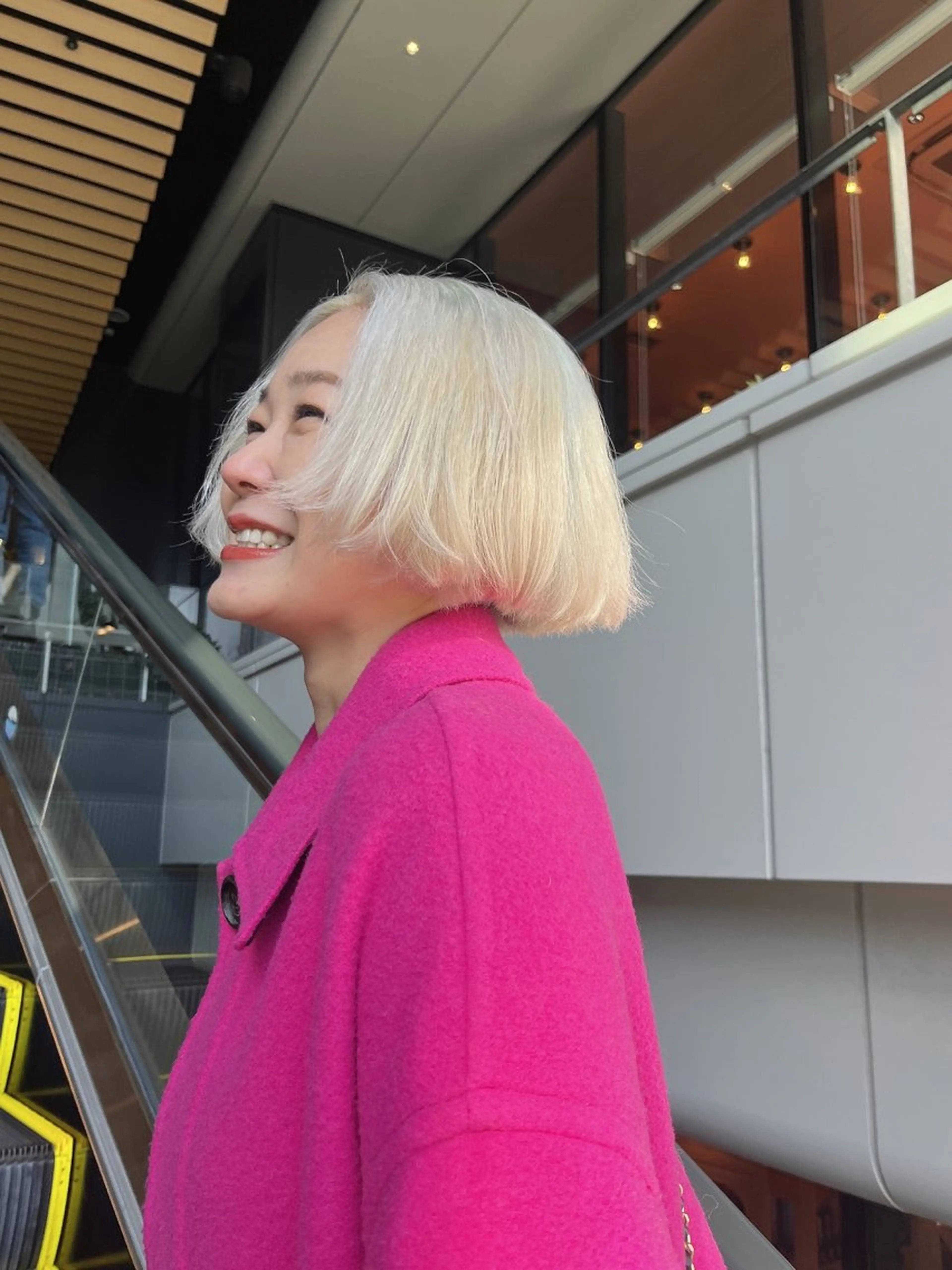 ショート カラー ハイトーンカラー ボブ 岩切 晴香のヘアスタイル