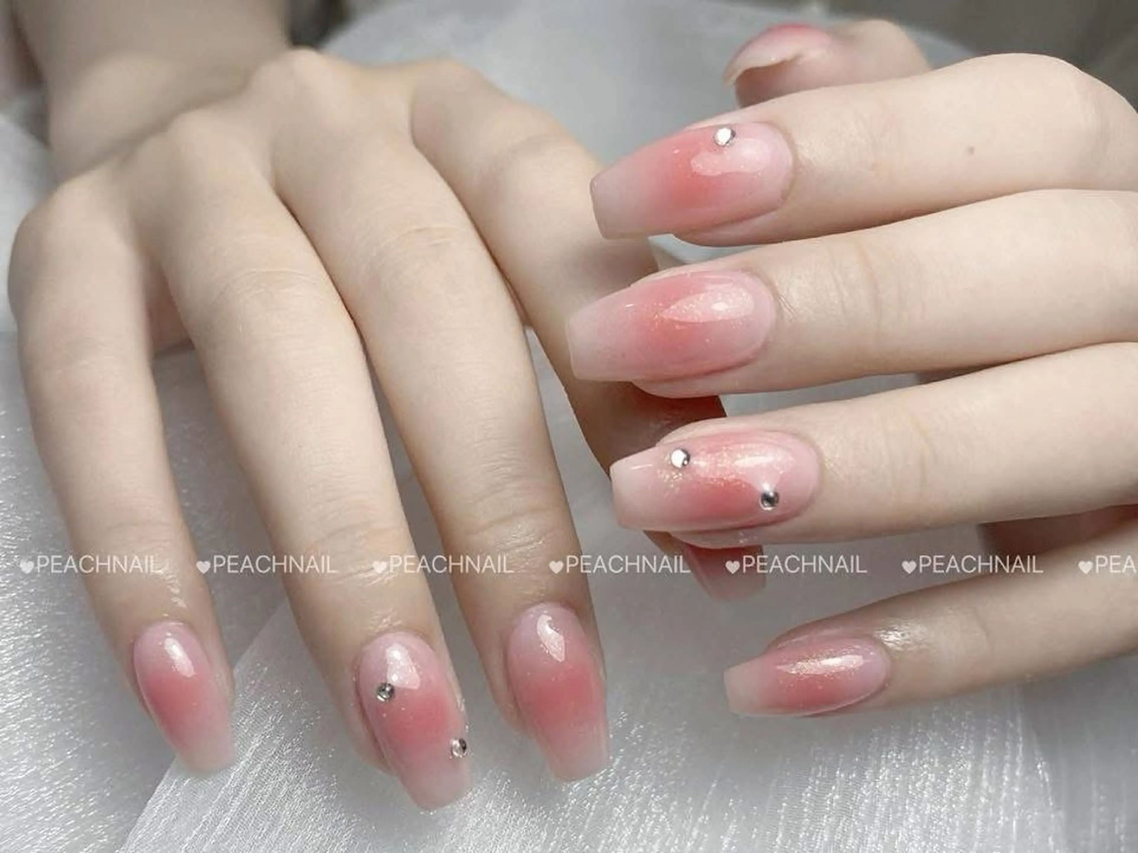 ミディアム ハンドネイル PeachNail 大塚店のネイルデザイン