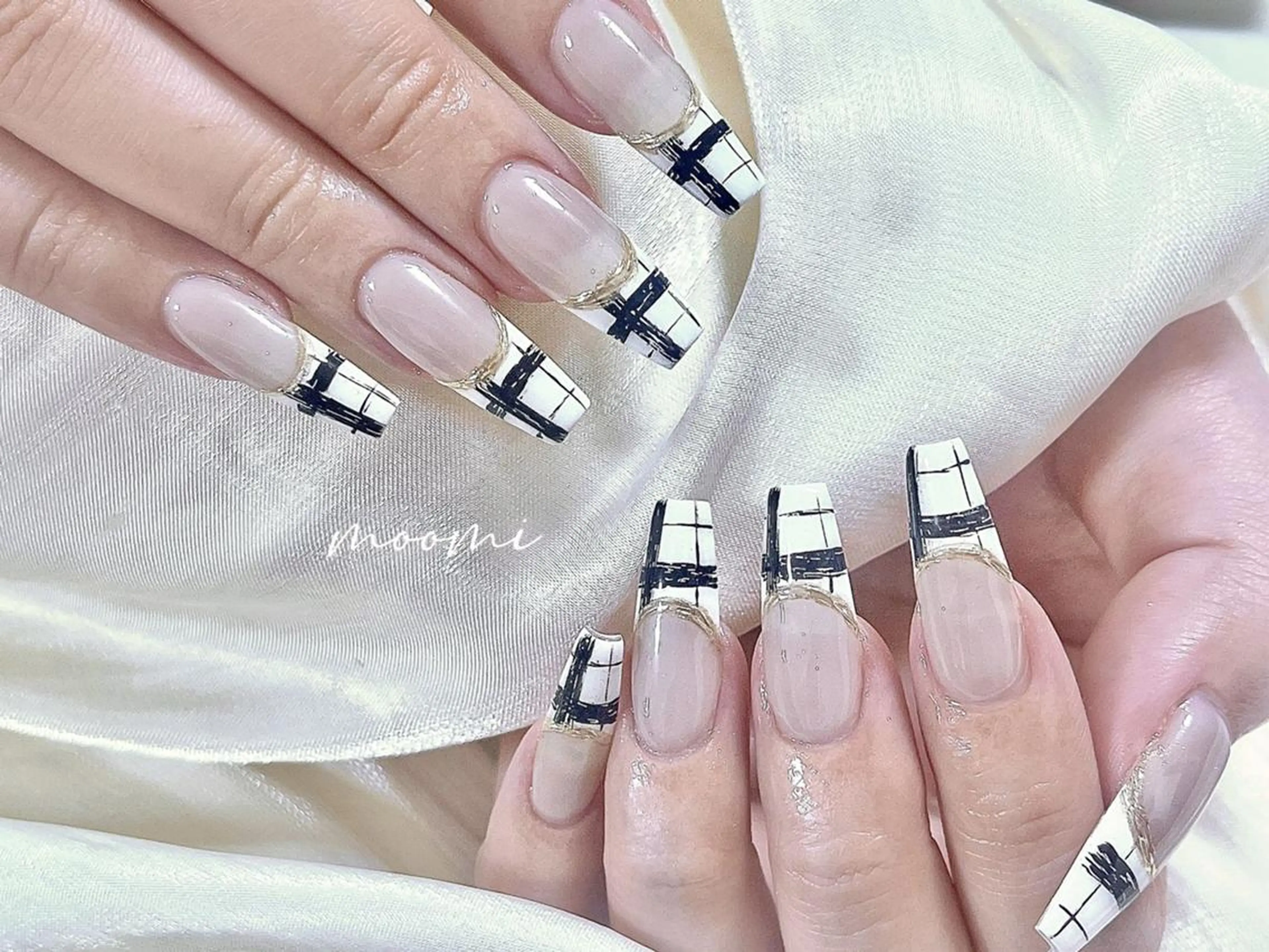 ネイル 長さ出し ジェルネイル グラデーション 韓国ネイル マグネットネイル moomi nail スカルプ専門のネイルデザイン