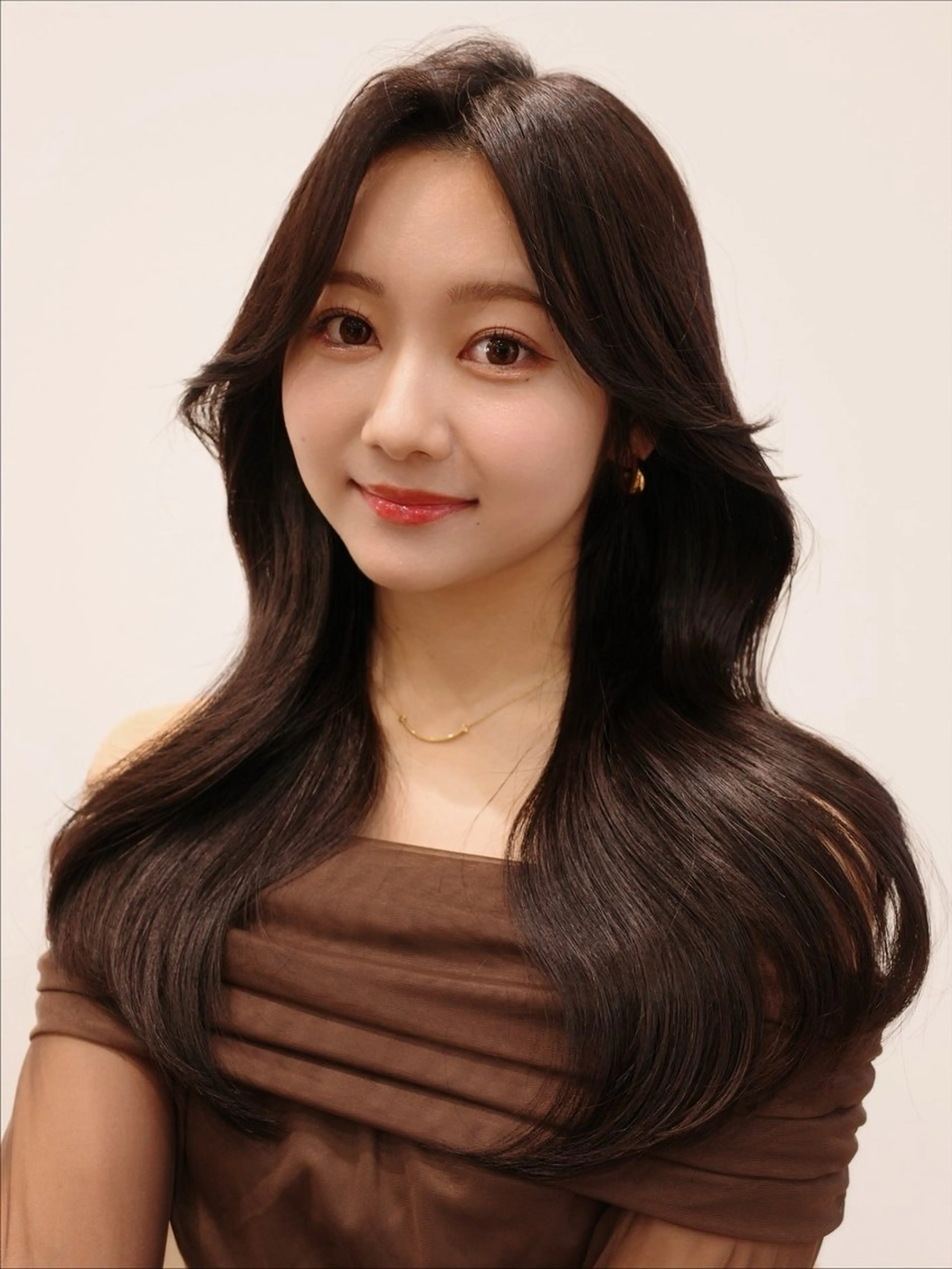 ロング カラー ベージュカラー ブラウンカラー 透明感カラー グレージュ シアーグレージュ ヘアカラー トリートメント 韓国くびれヘア 顔まわり新宿/さやかのヘアスタイル