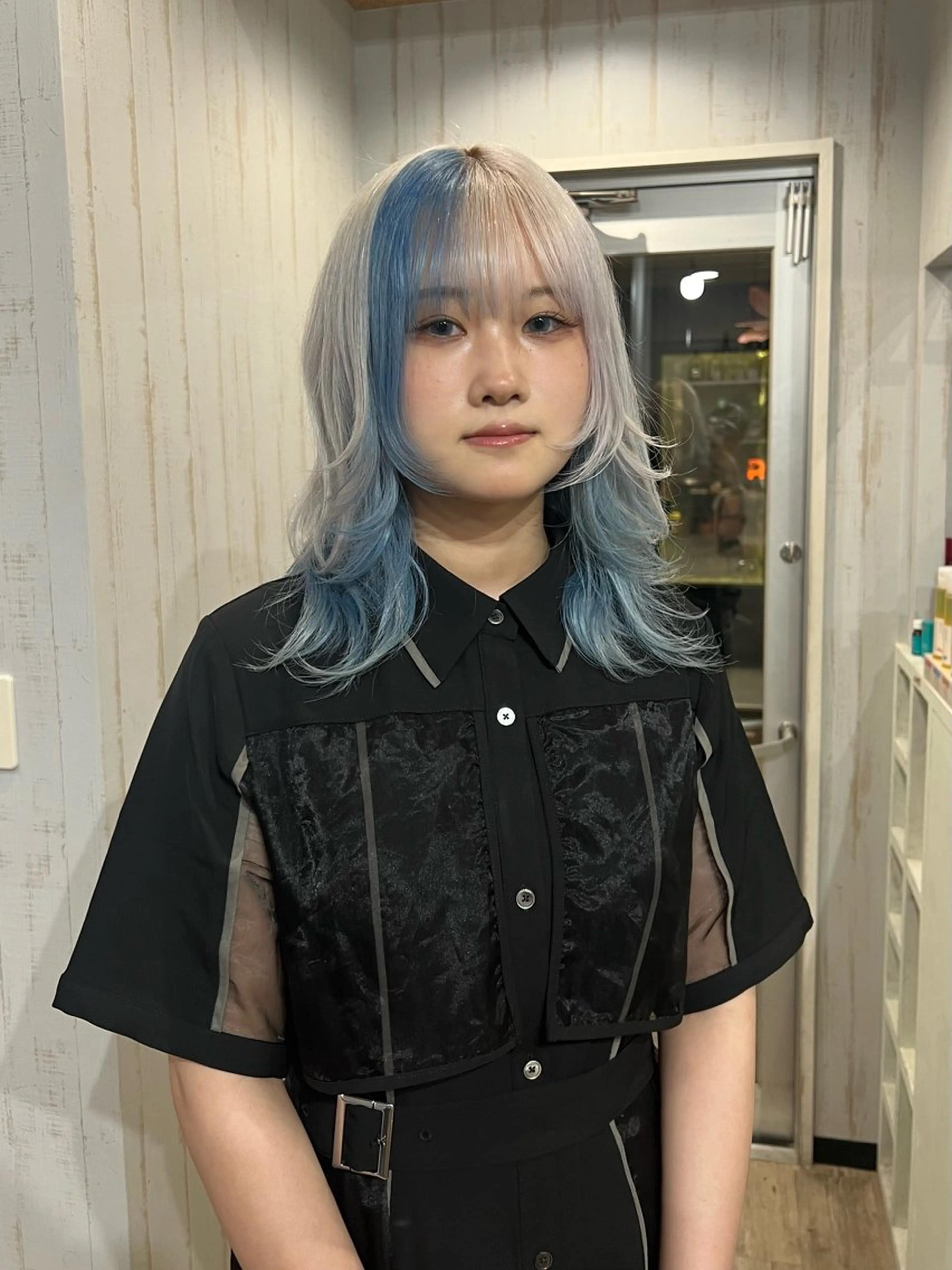 カラー はなえ/ブリーチ/複 雑履歴修正のヘアスタイル