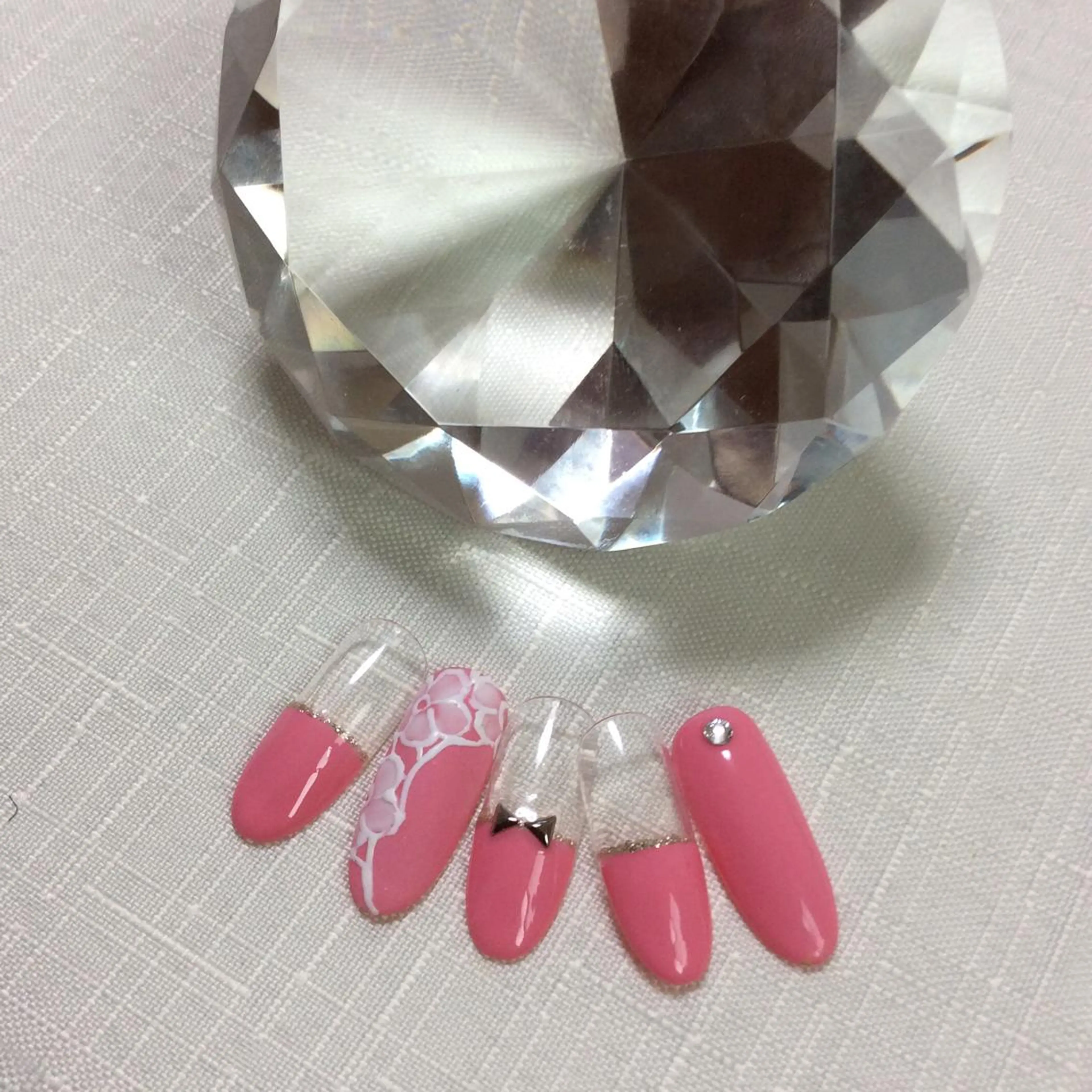 ネイル 小顔と腸の専門店 ラクーラビューティのエステ・リラクイメージ