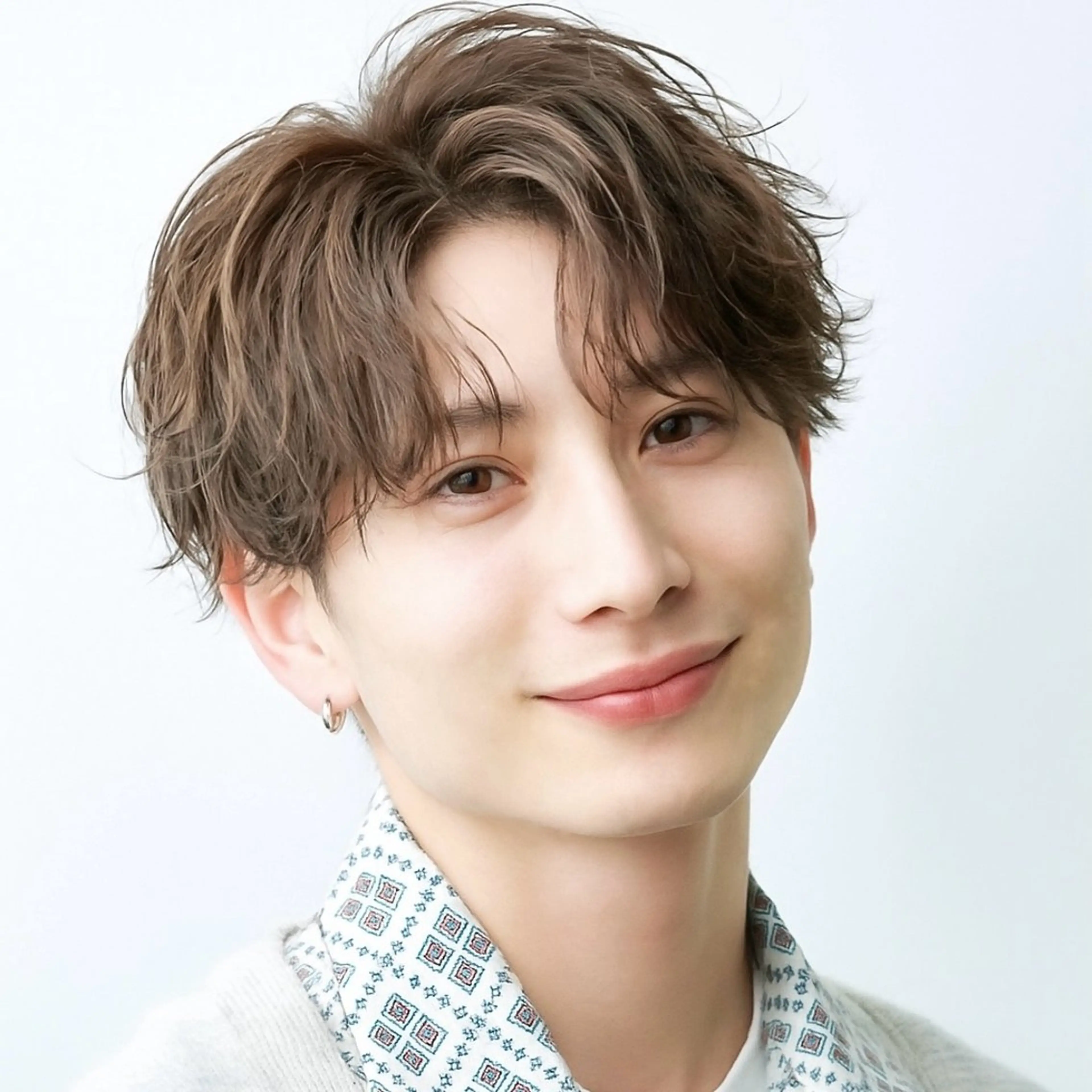 ショート カラー パーマ メンズ メンズブリーチ メンズハイライト メンズパーマ スペインカール スパイキーショート カット パーマ トリートメント Gain KAKKY 千種/池下駅3分のヘアスタイル