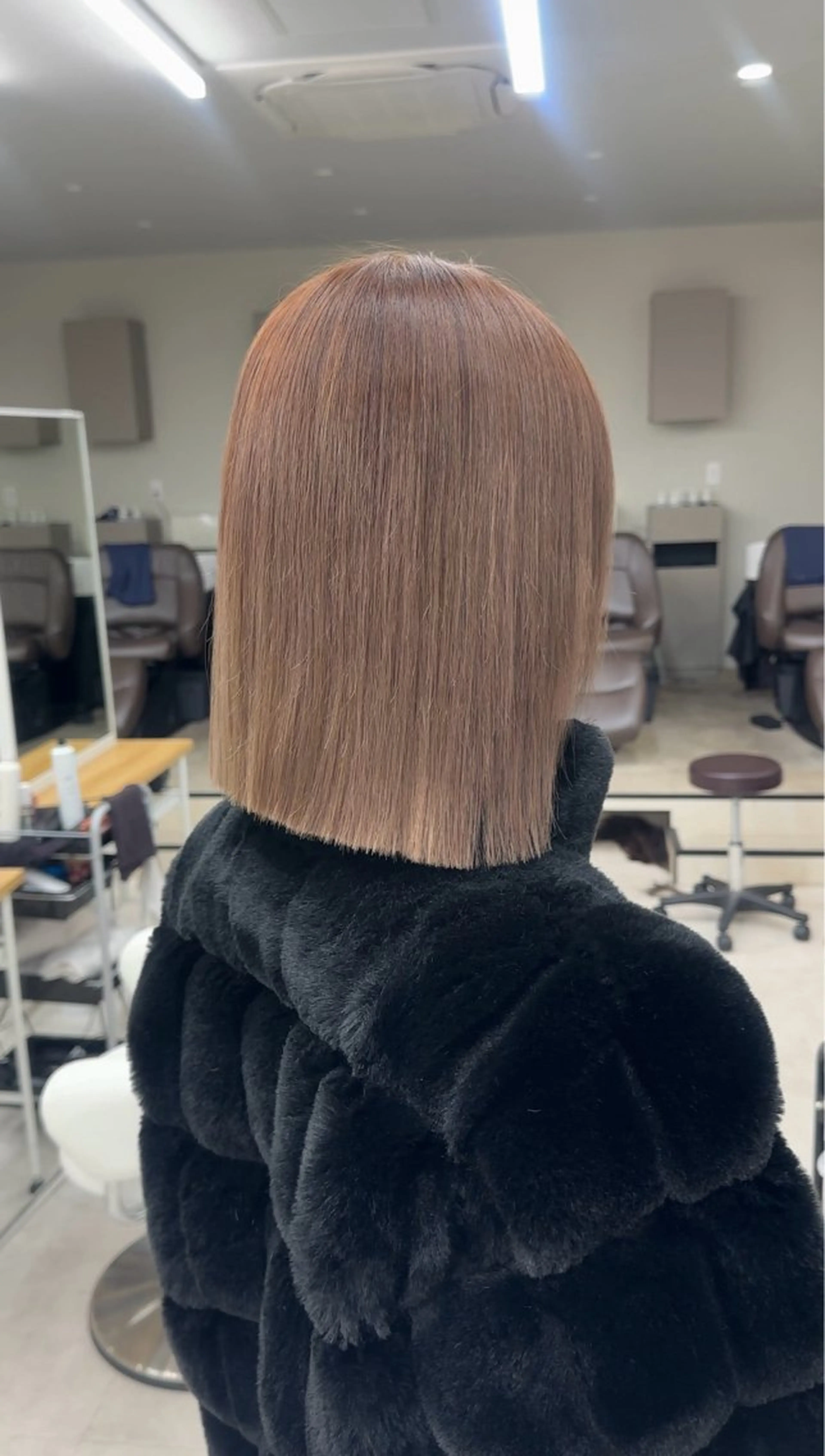 ミディアム カラー 切りっぱなしボブ ボブ ヘアカラー Aura所属・丸山 心 / 艶カラーのヘアスタイル