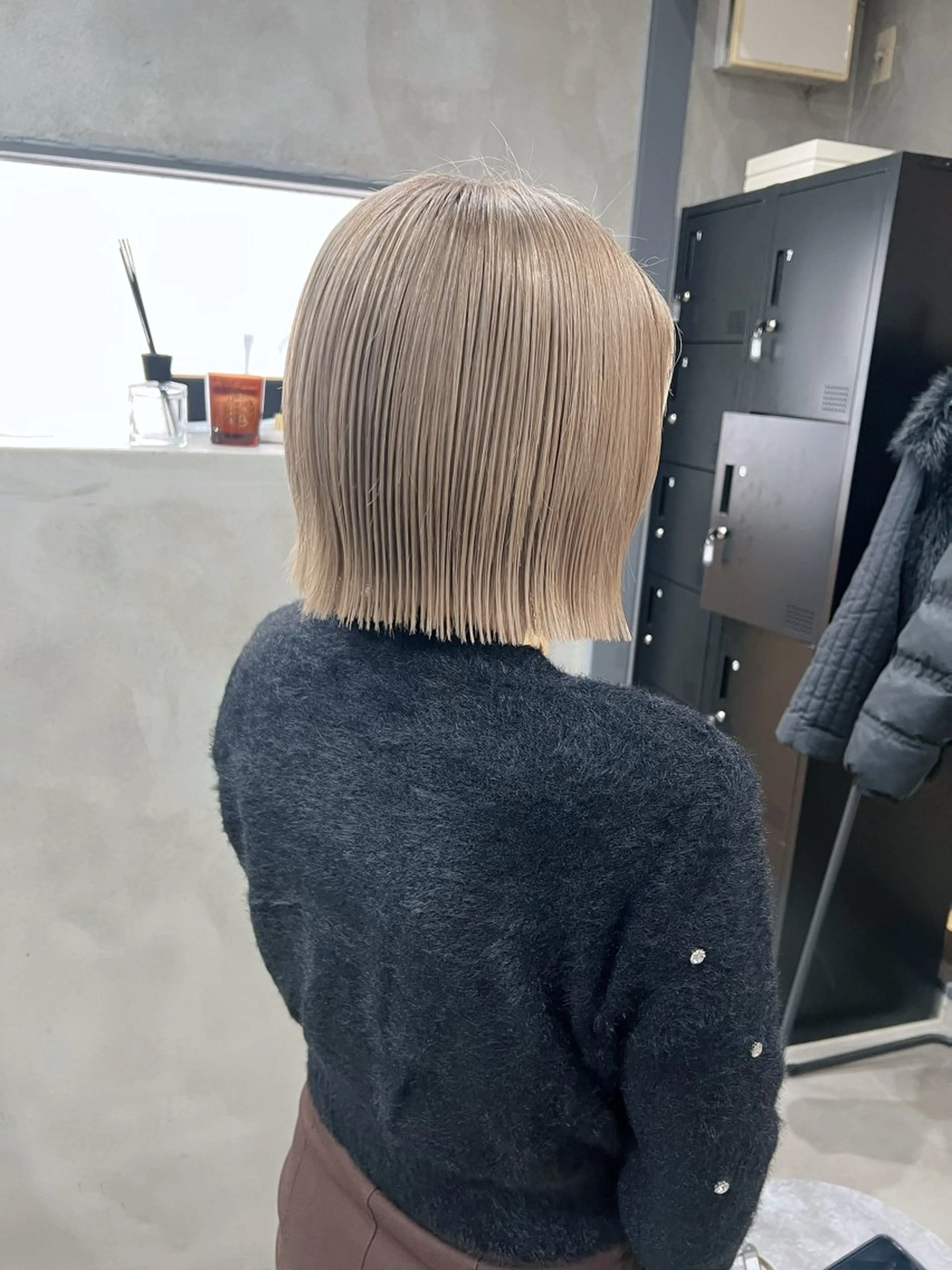 ショート カット ヘアカラー YUI ハイトーンカラーのヘアスタイル